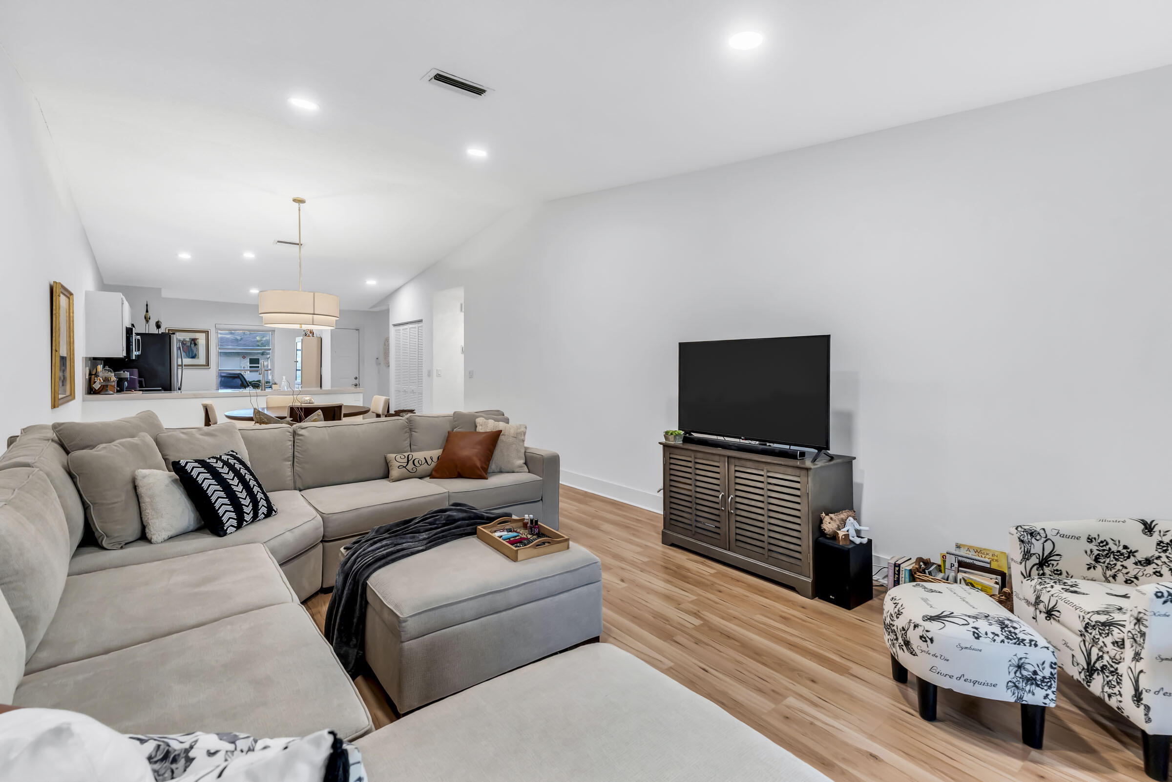 8948 Meadowlark Way