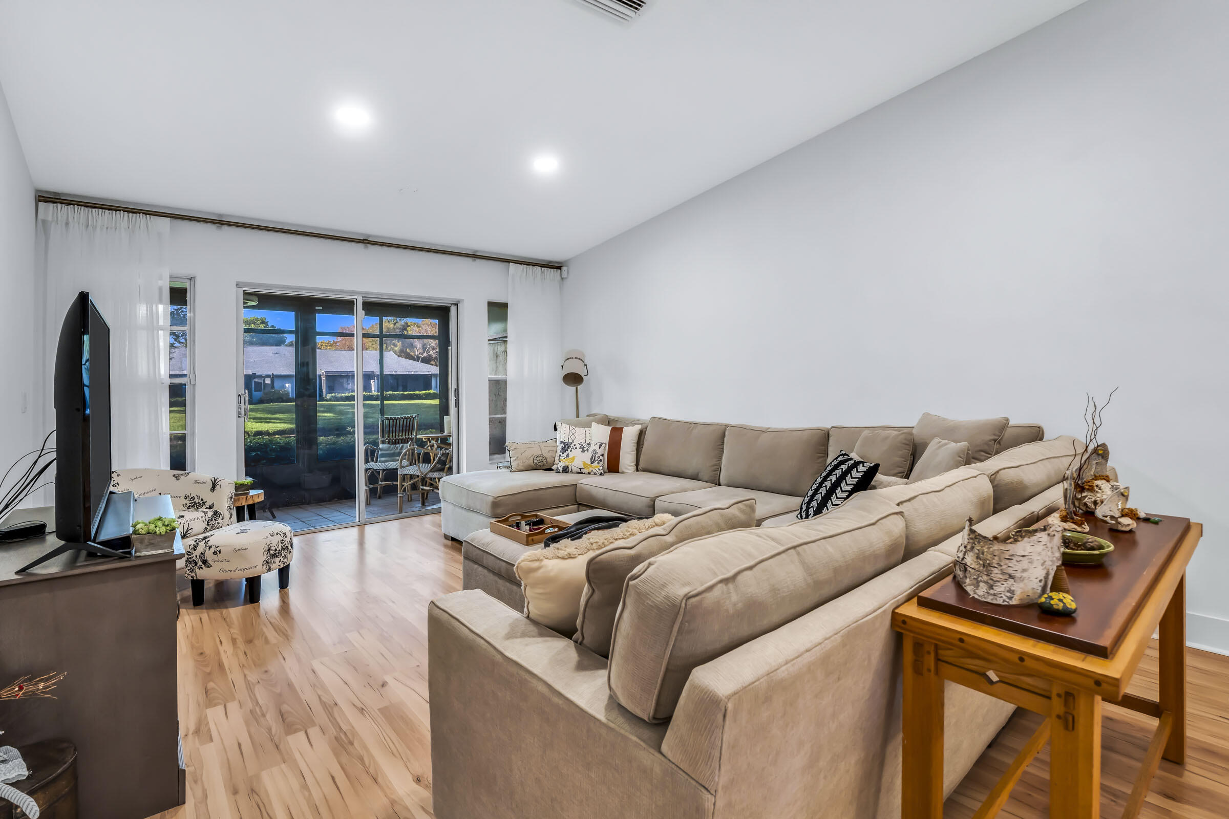 8948 Meadowlark Way