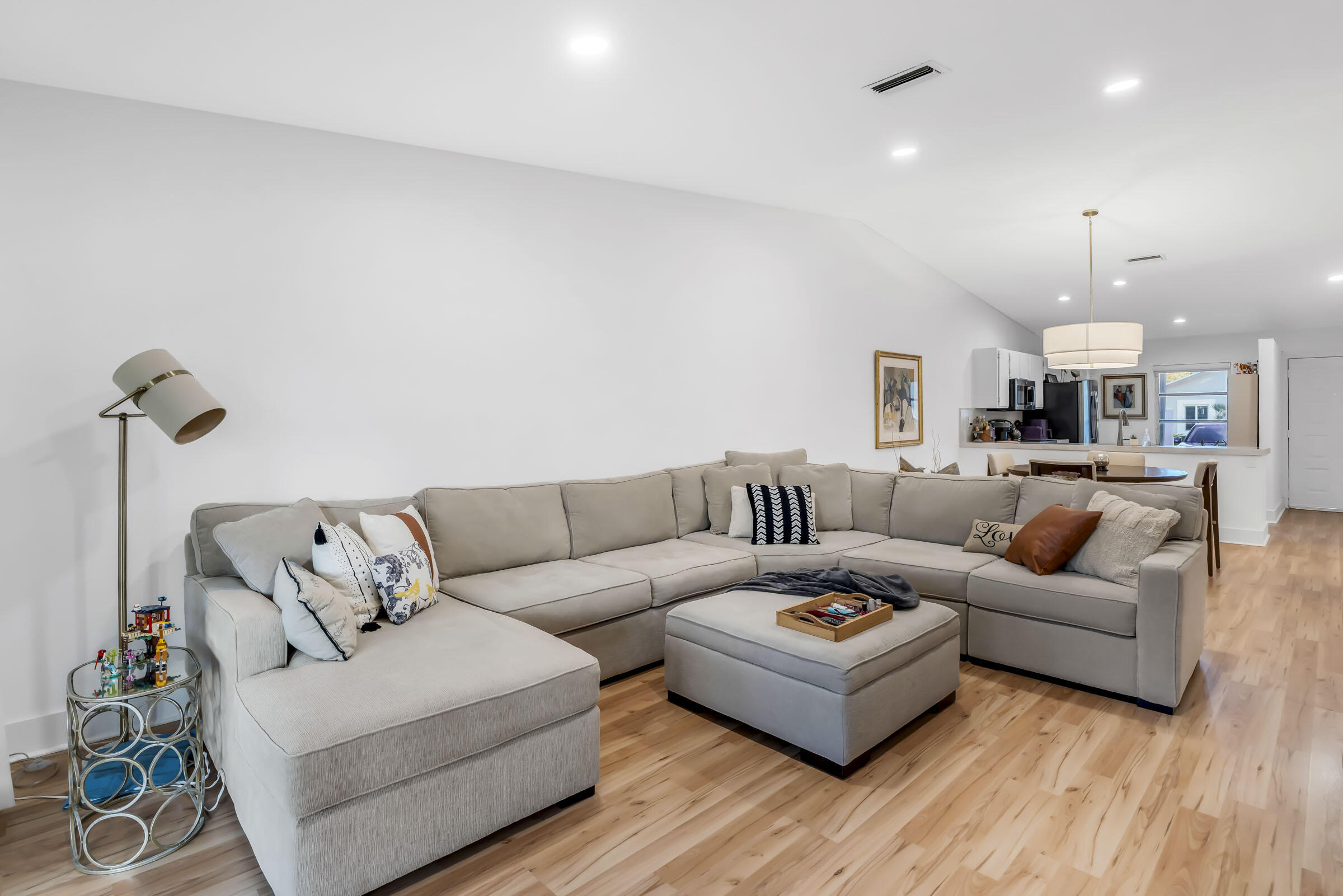 8948 Meadowlark Way