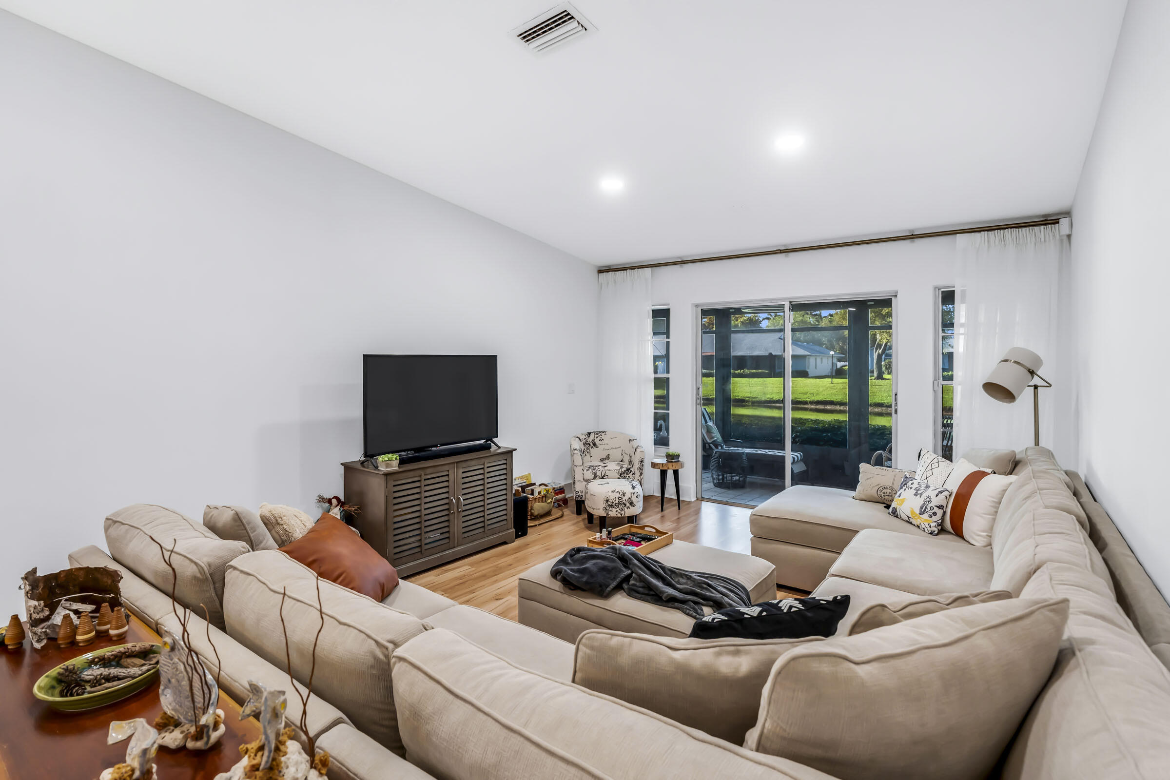 8948 Meadowlark Way