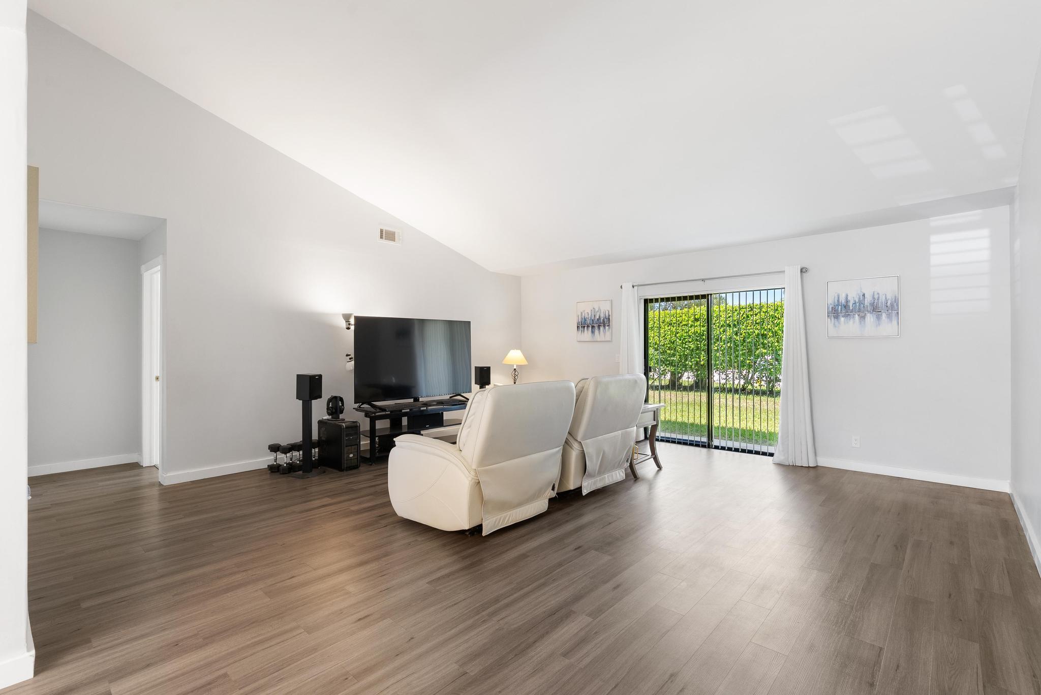 6731 Bridlewood Court