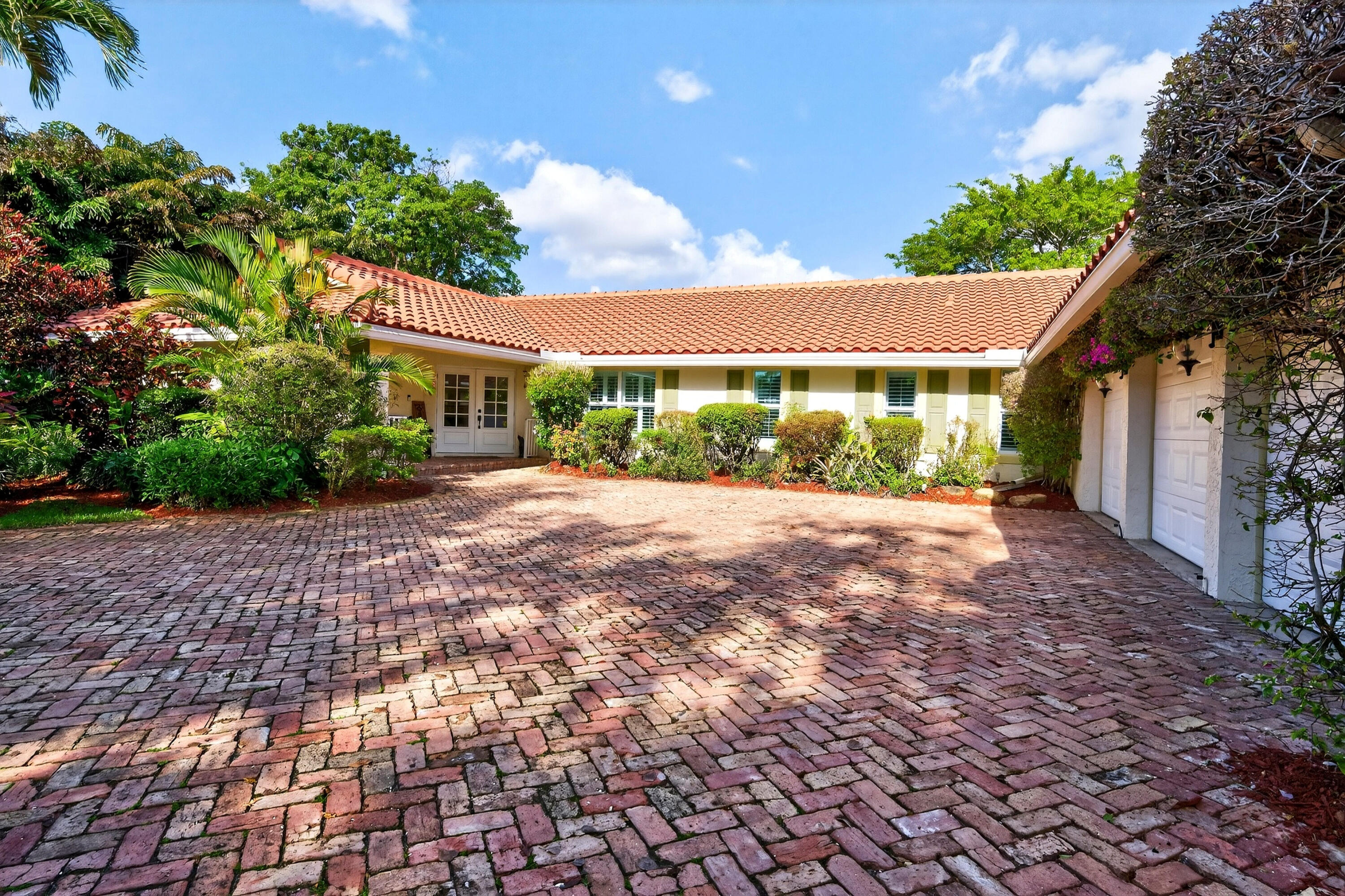 7411 Annapolis Lane