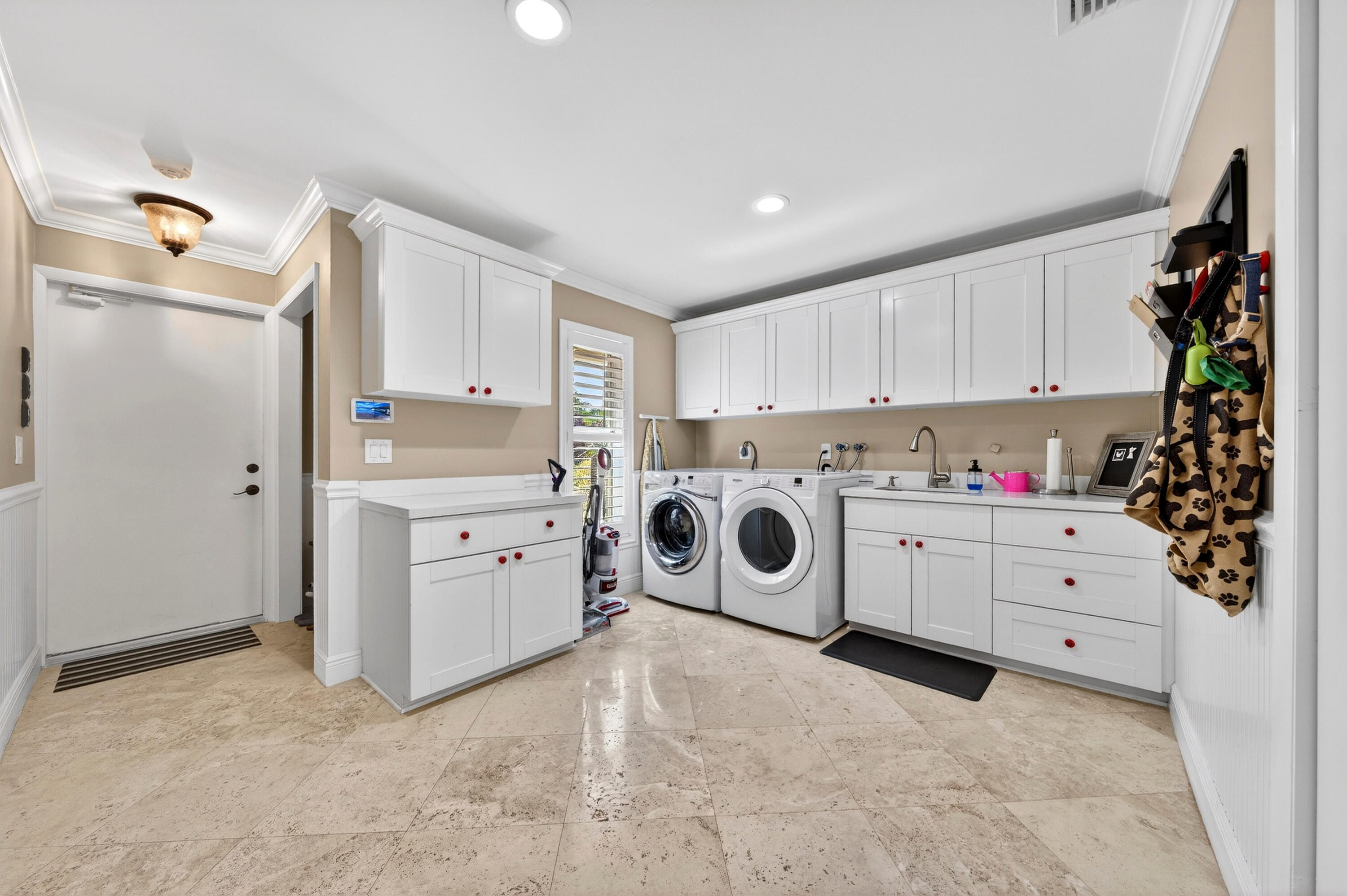 7411 Annapolis Lane