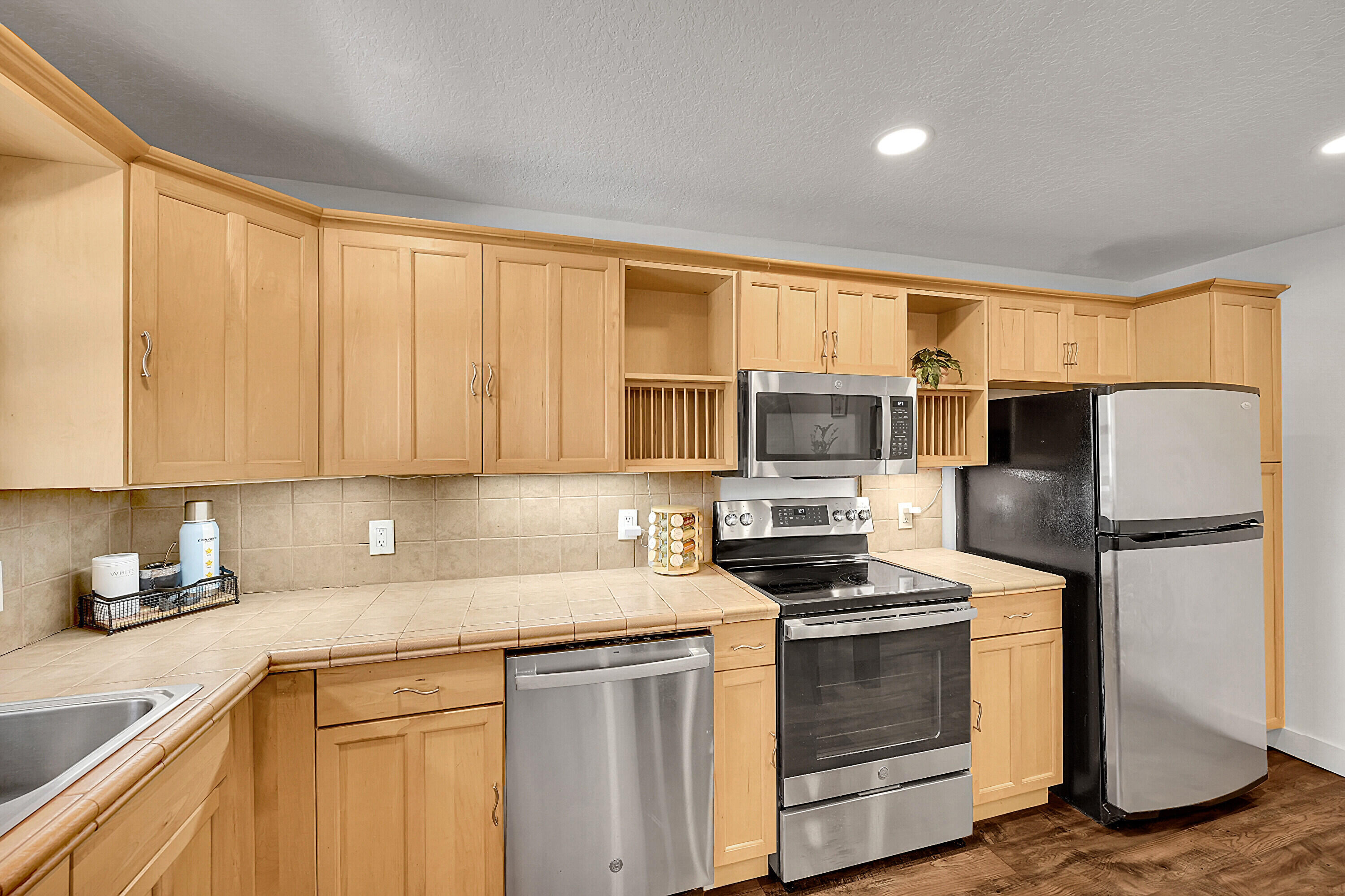 2850 NE 14th Street Causeway B 203