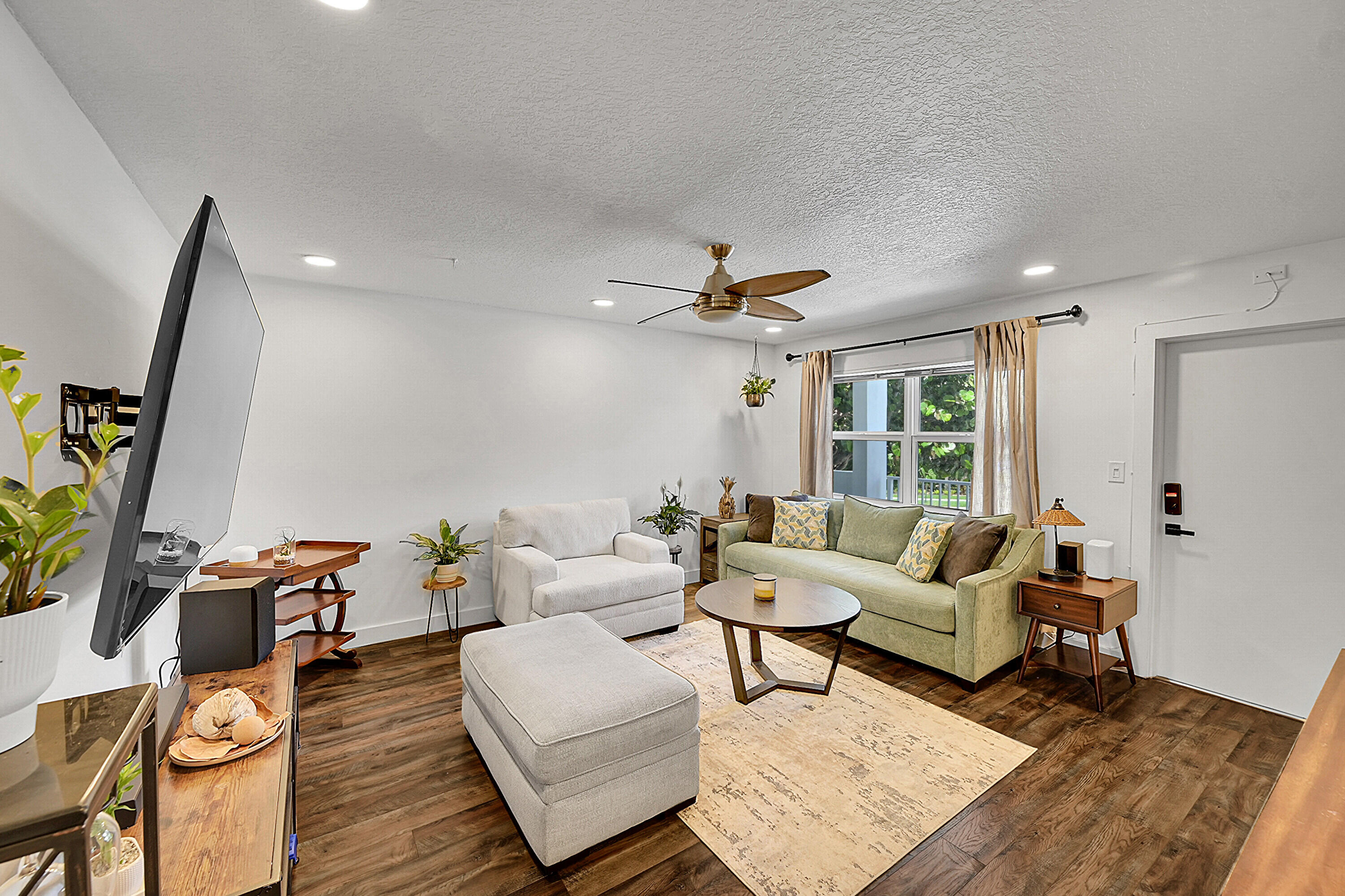 2850 NE 14th Street Causeway B 203