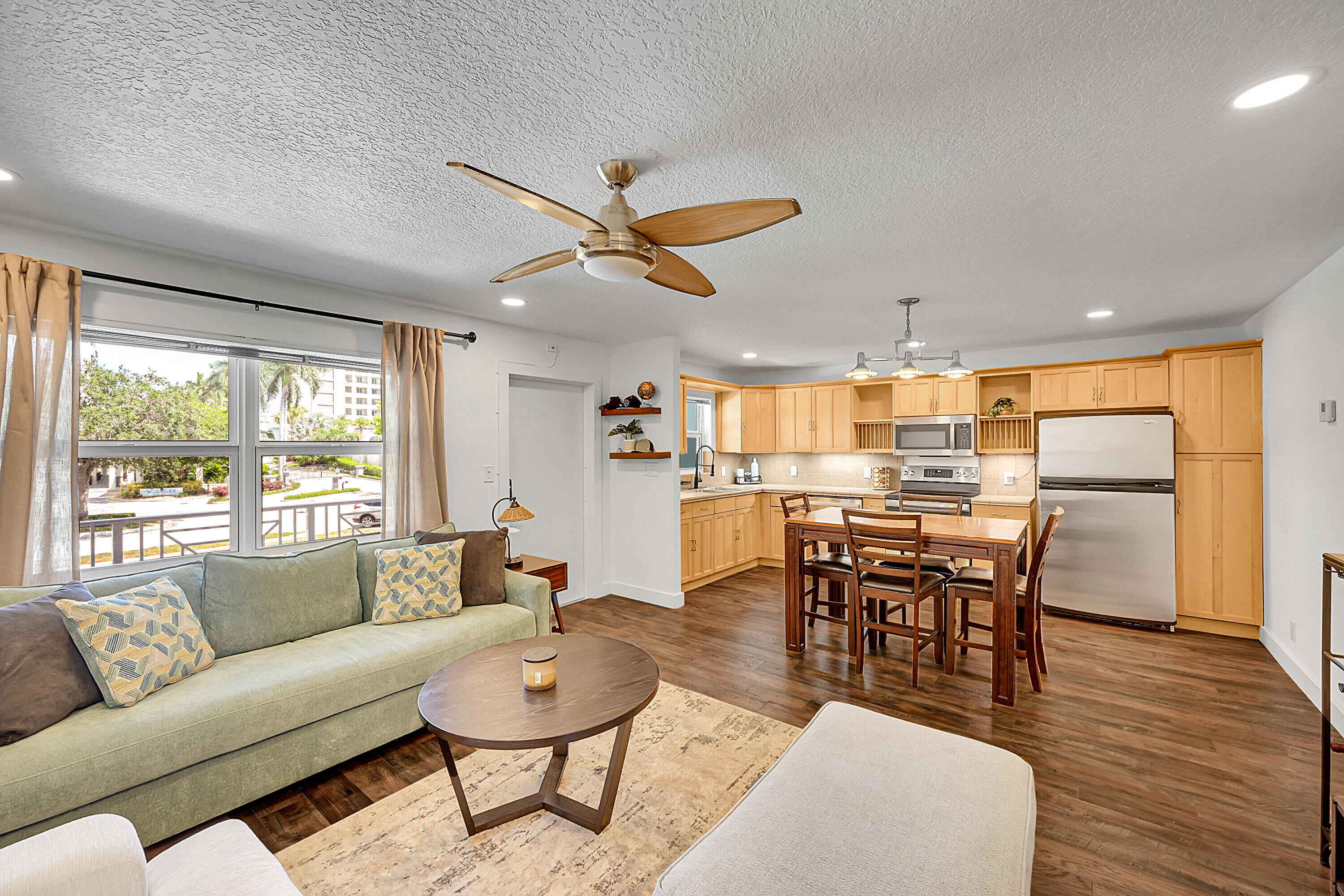 2850 NE 14th Street Causeway B 203
