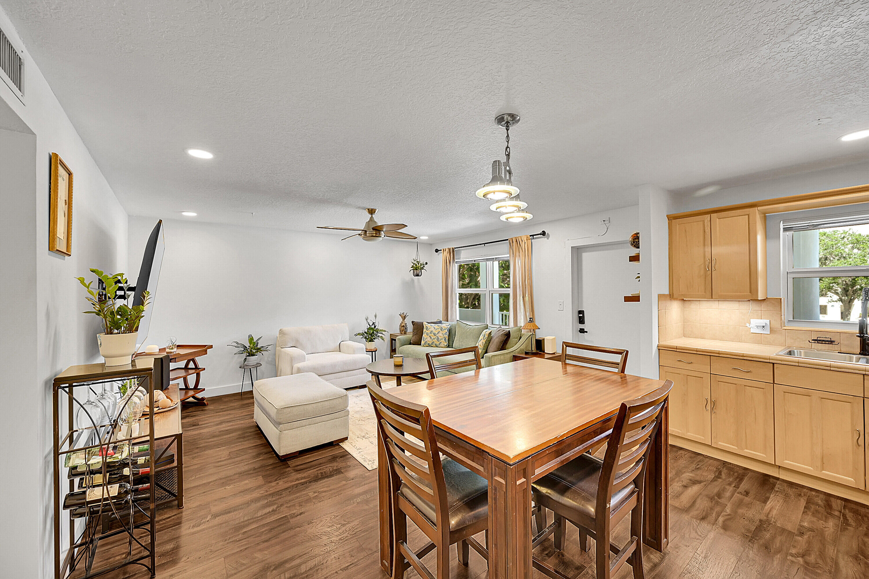 2850 NE 14th Street Causeway B 203