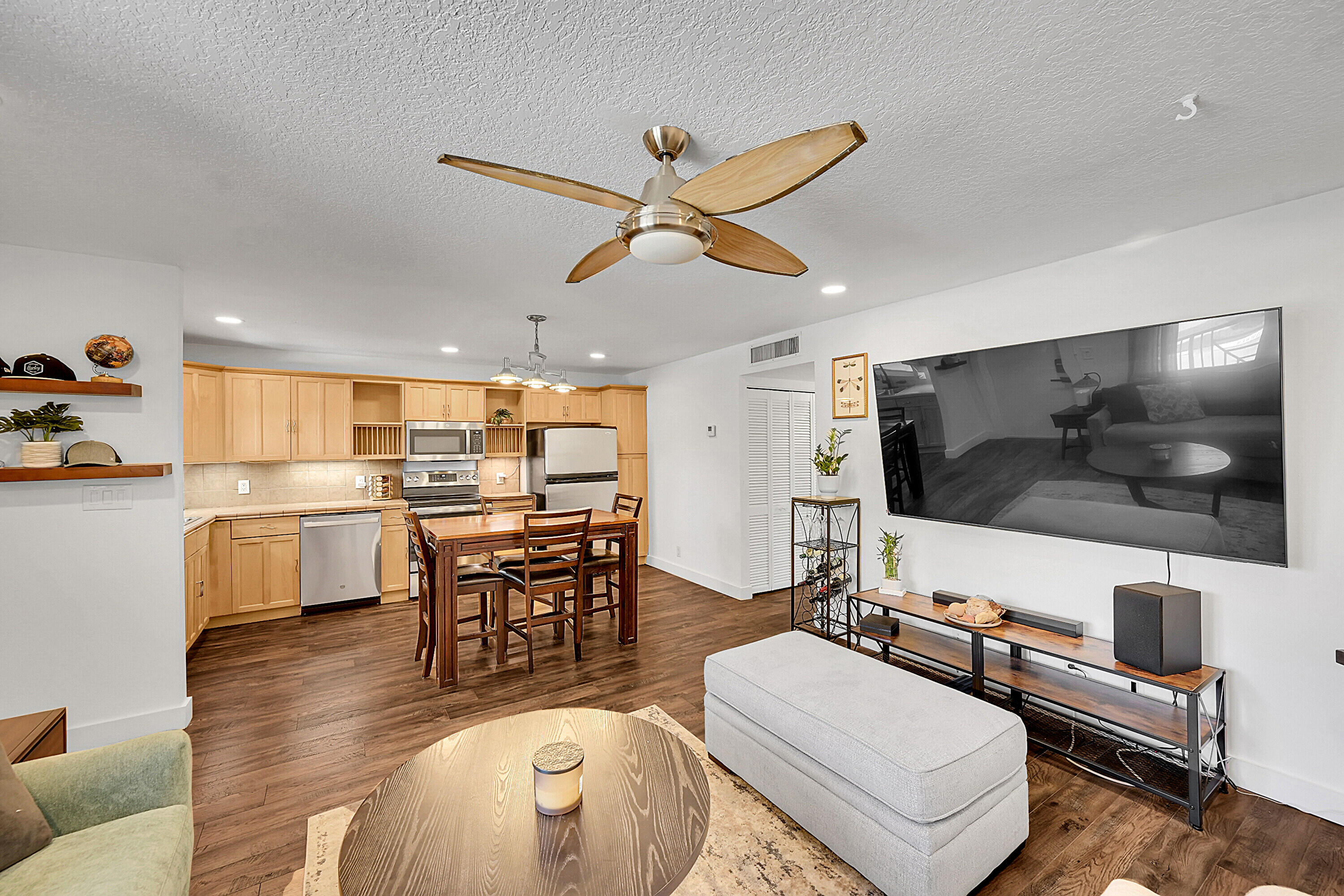 2850 NE 14th Street Causeway B 203