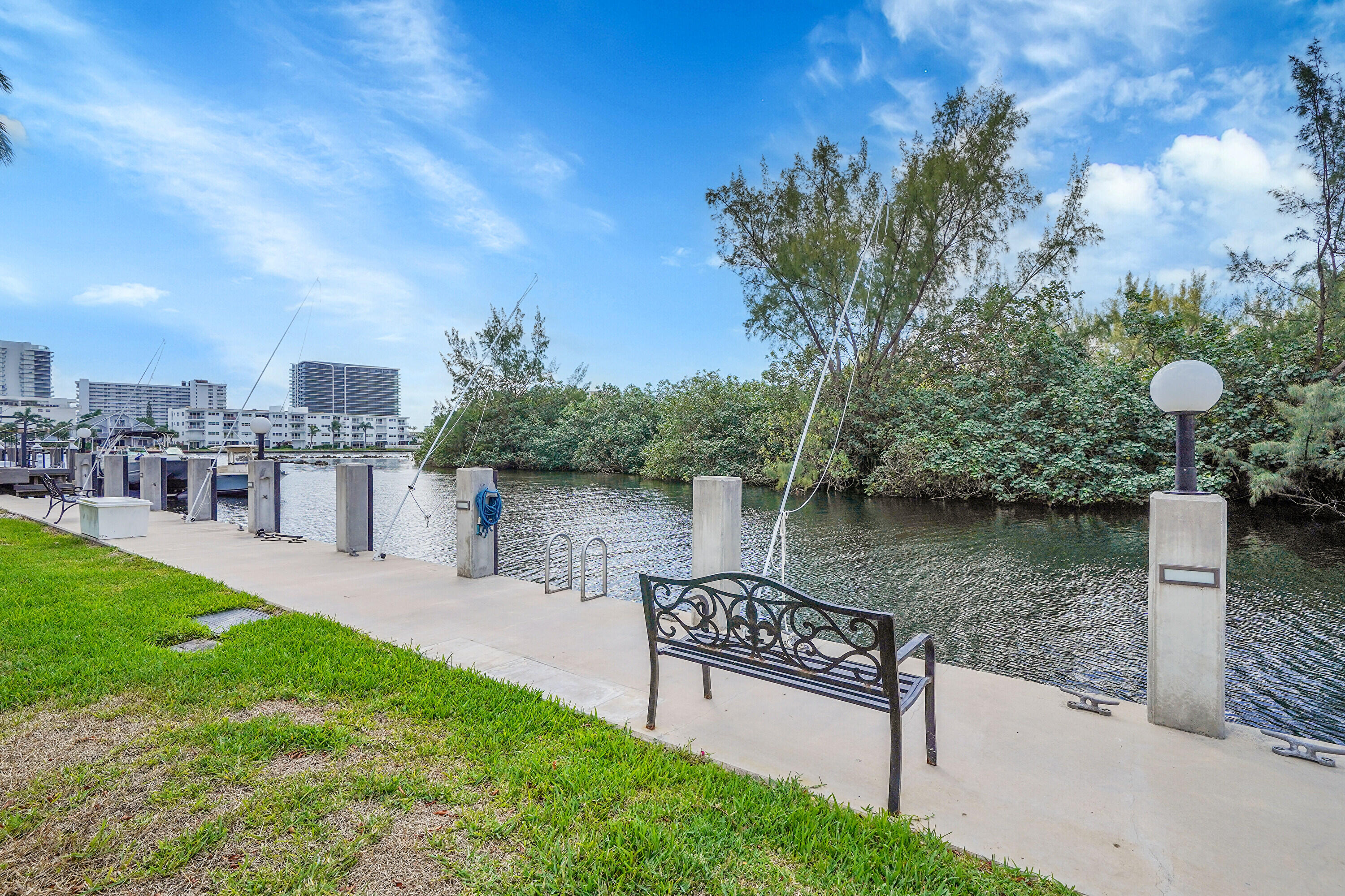 2850 NE 14th Street Causeway B 203