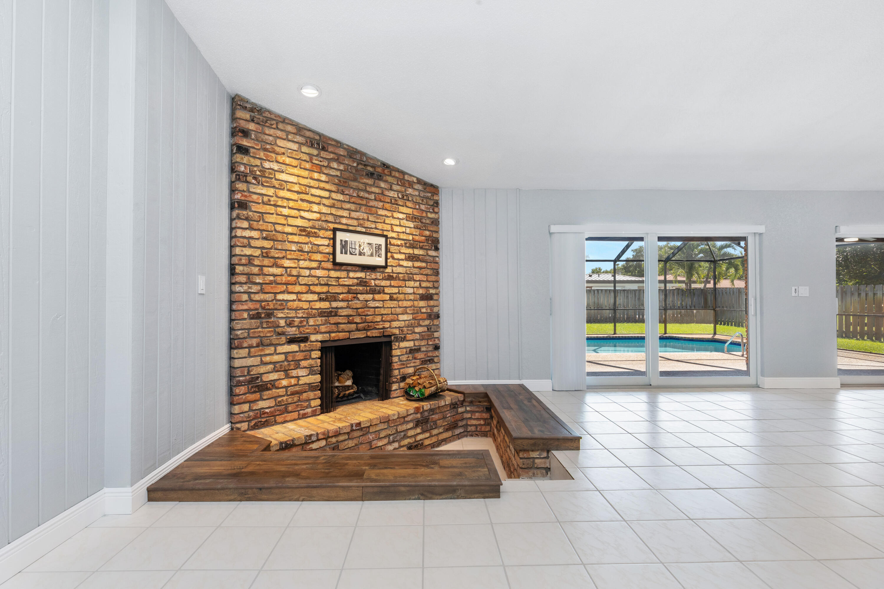 271 NW 89th Avenue