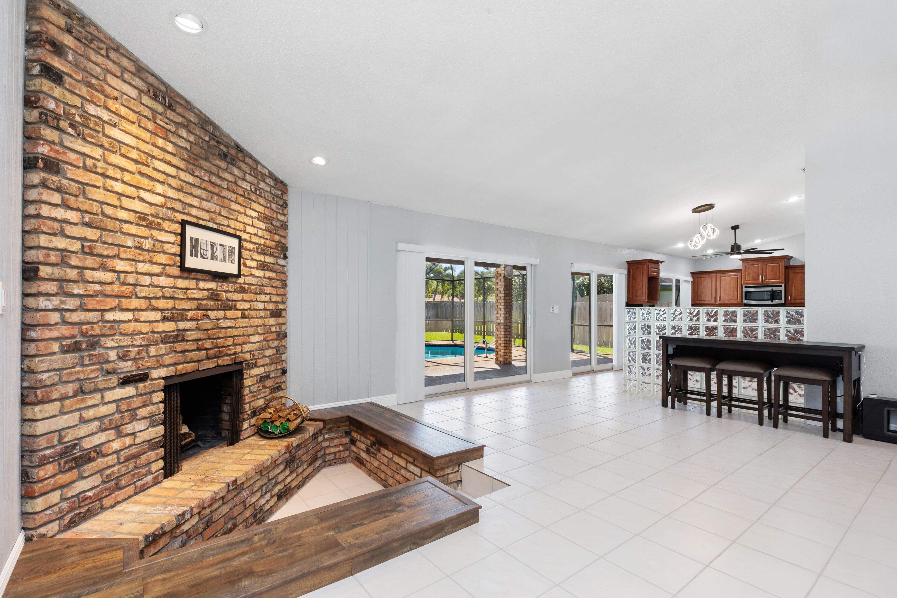 271 NW 89th Avenue