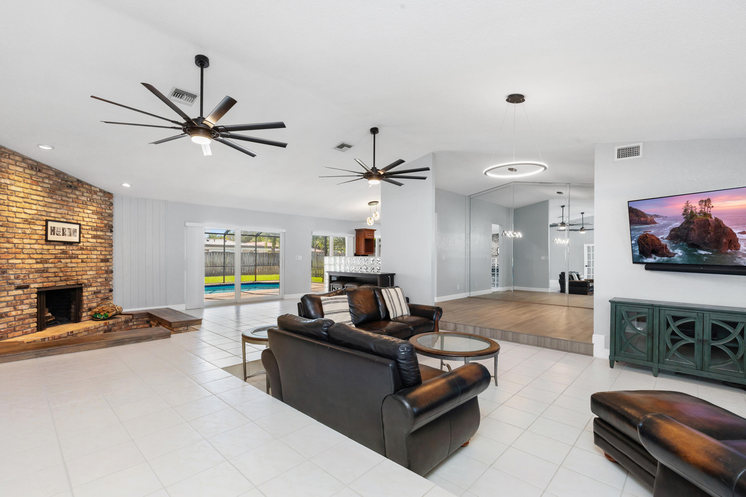 271 NW 89th Avenue