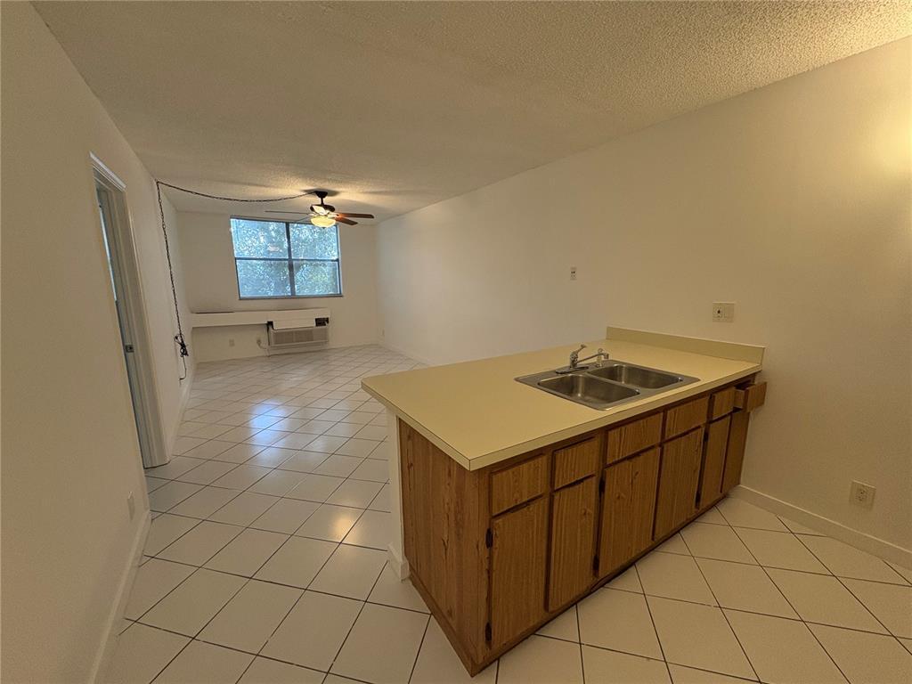 2401 Riverside Drive 314-b