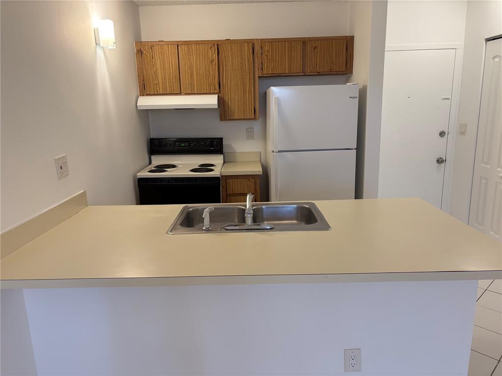 2401 Riverside Drive 314-b