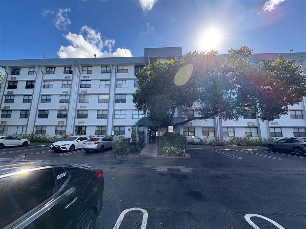 2401 Riverside Drive 314-b