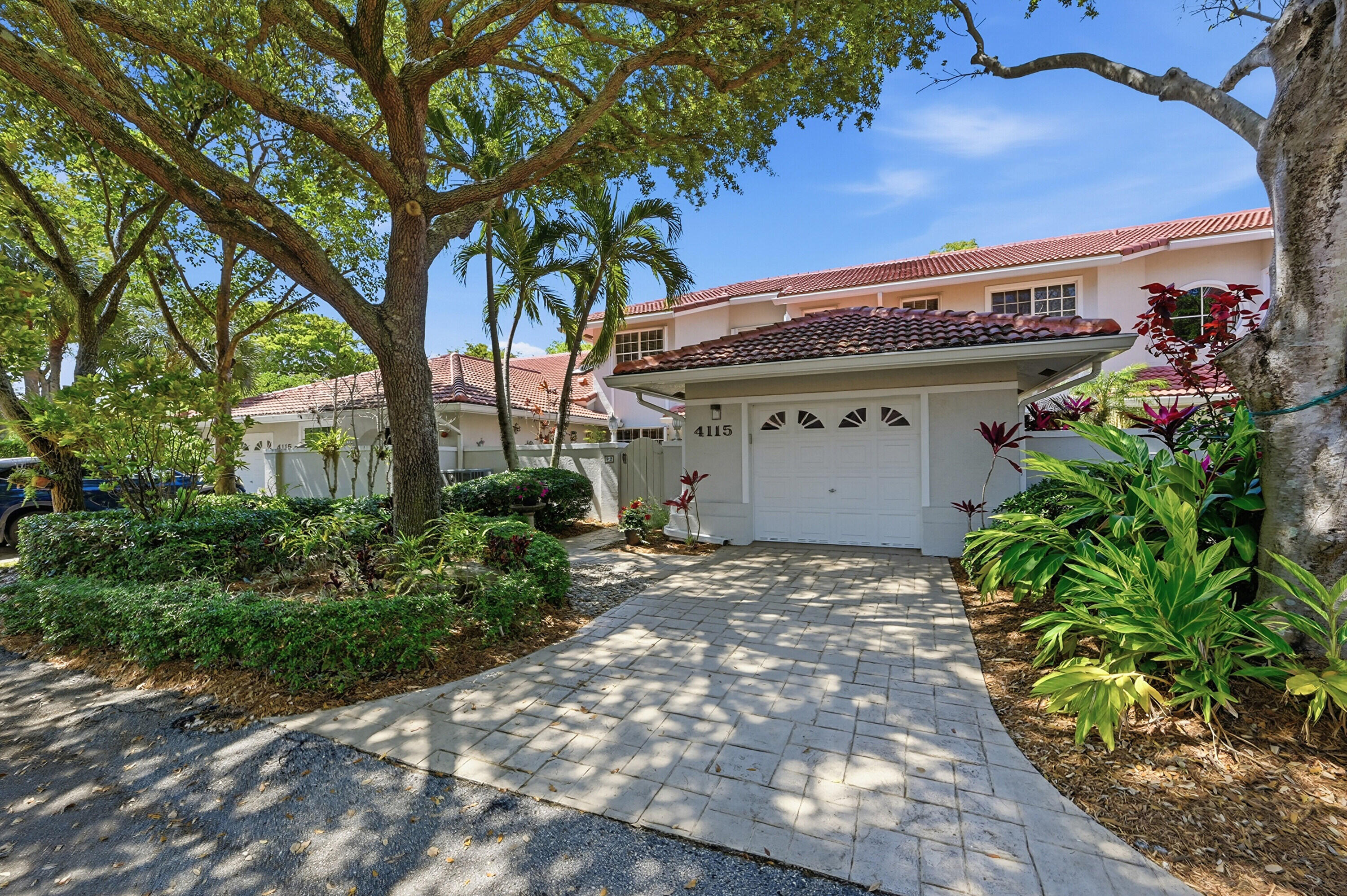 4115 Carriage Drive P2