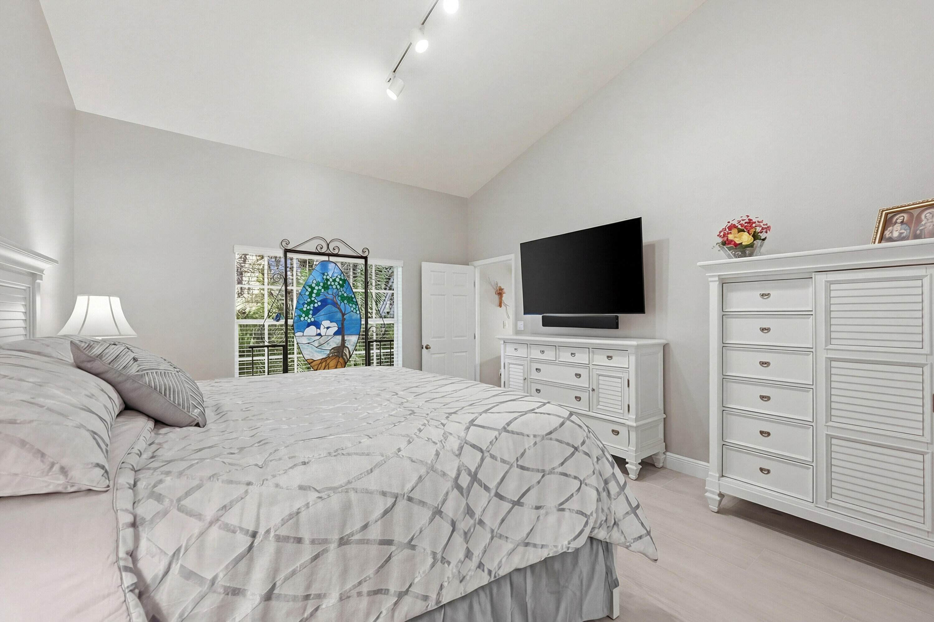 4115 Carriage Drive P2