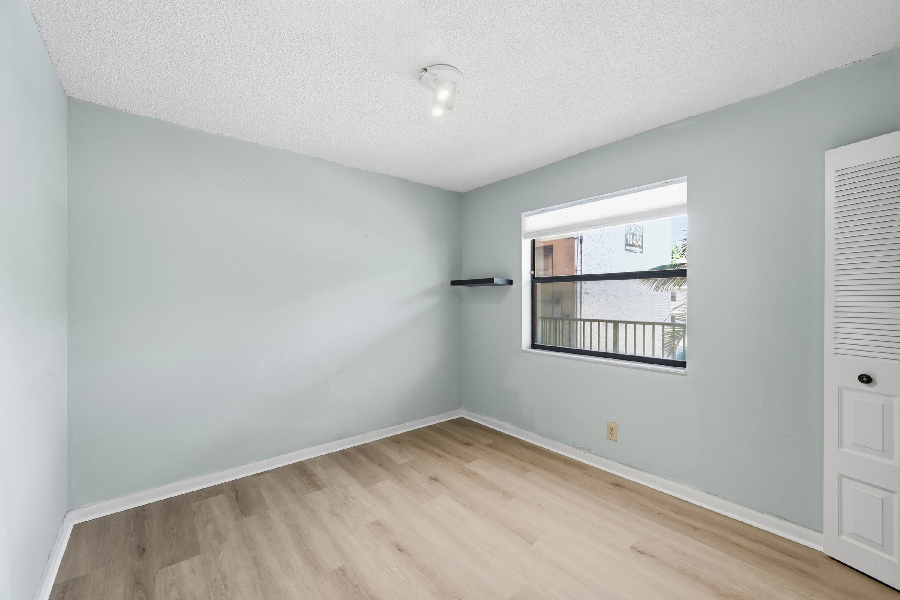 10434 Sunrise Lakes Boulevard Unit: 206