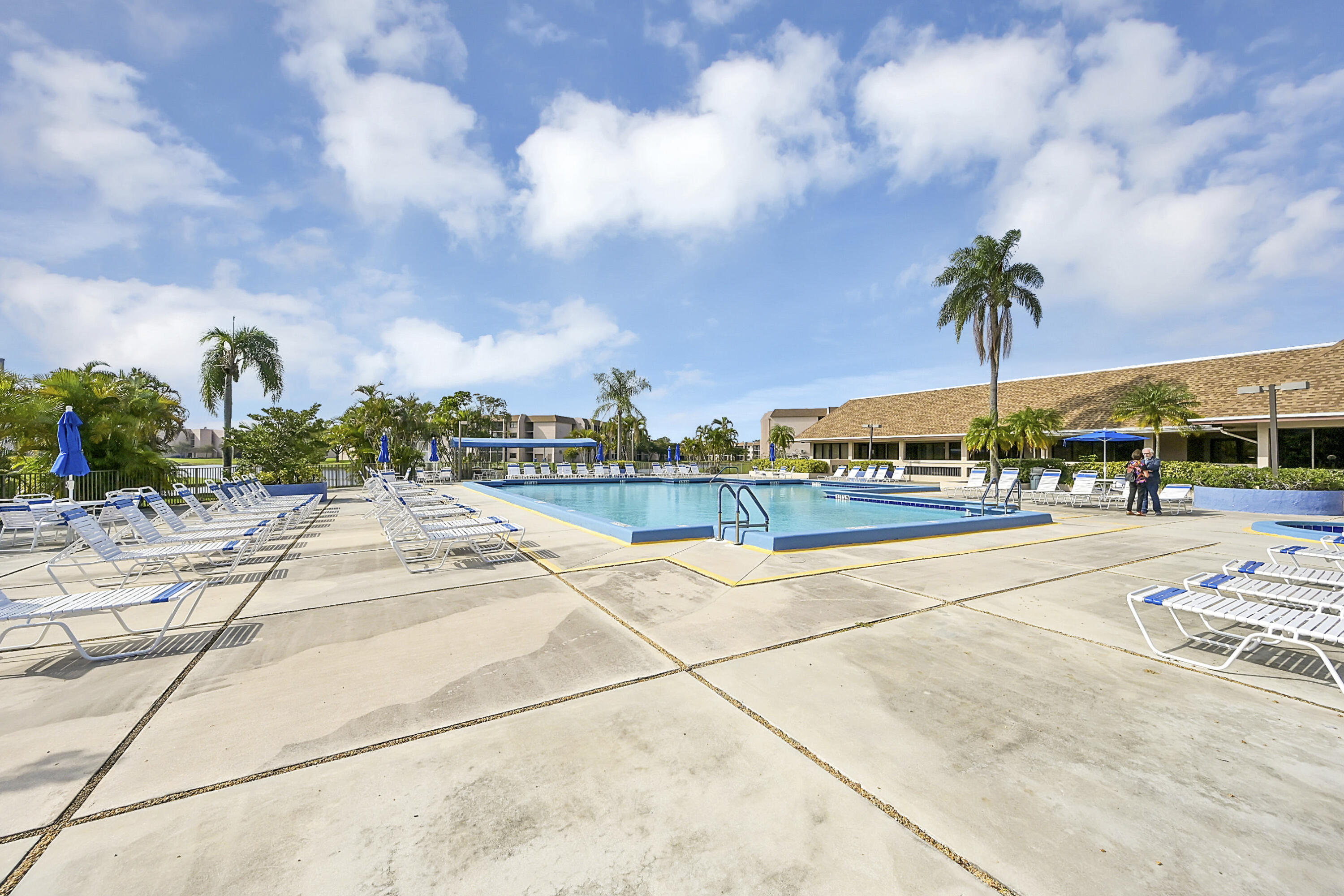 10434 Sunrise Lakes Boulevard Unit: 206