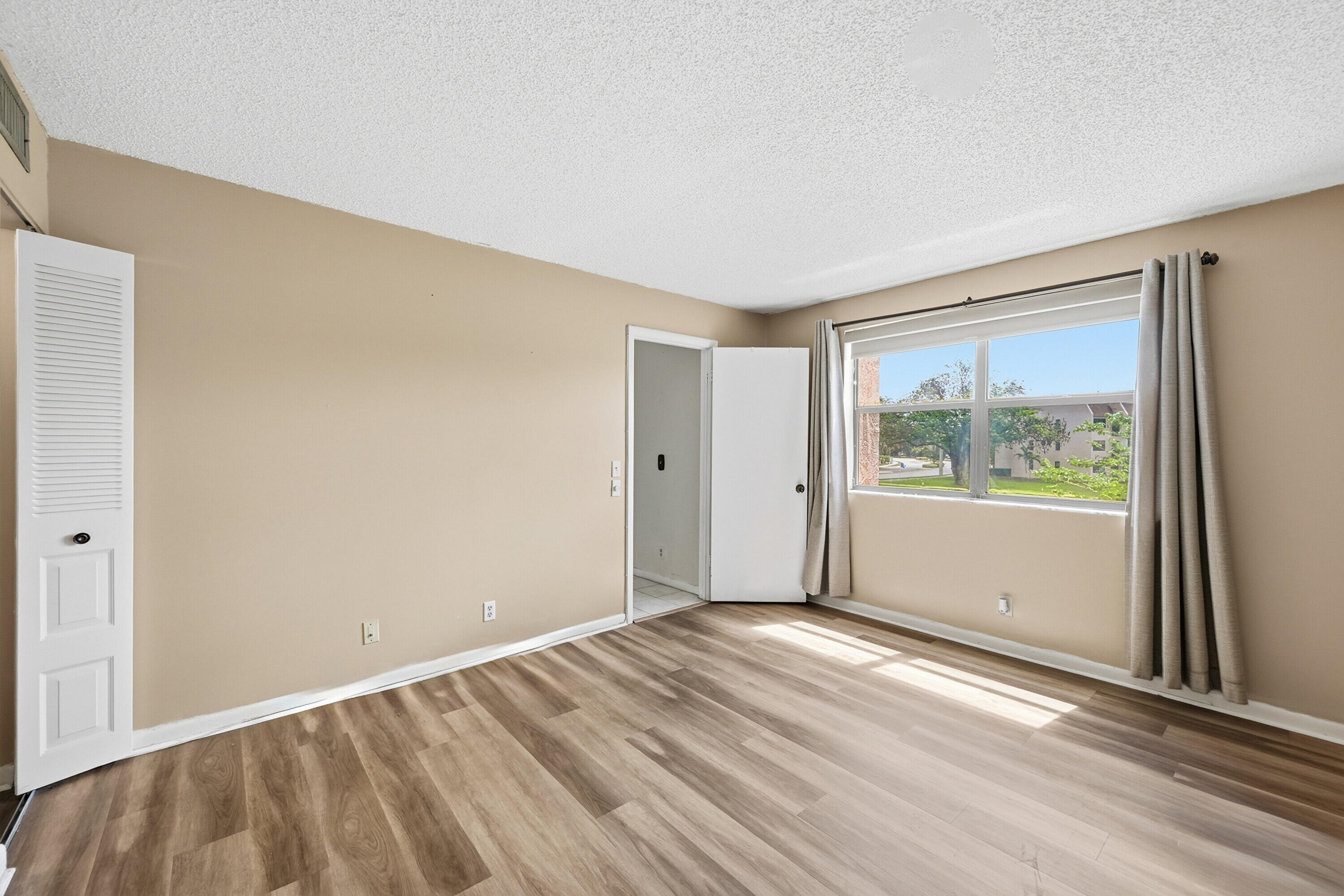 10434 Sunrise Lakes Boulevard Unit: 206