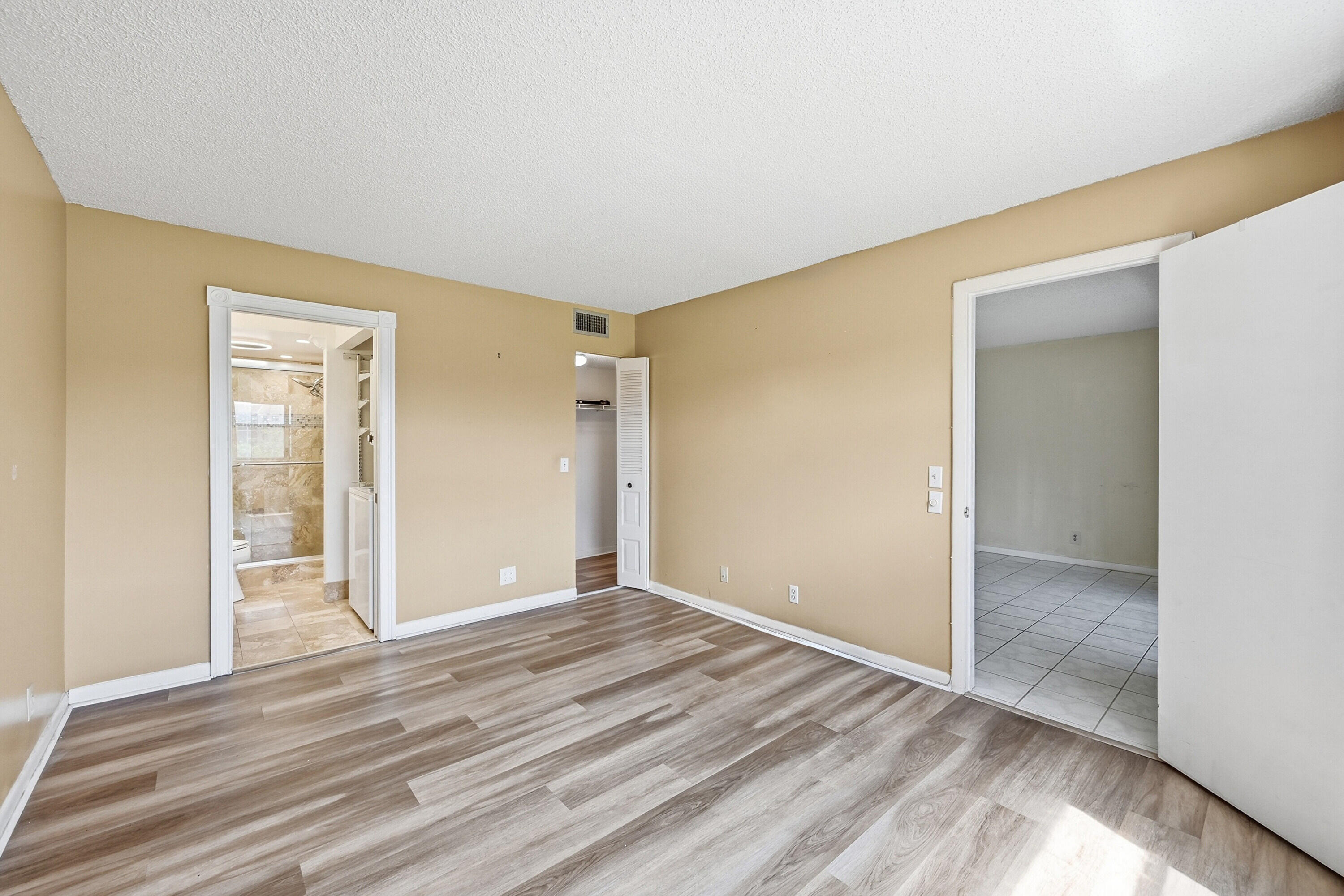 10434 Sunrise Lakes Boulevard Unit: 206