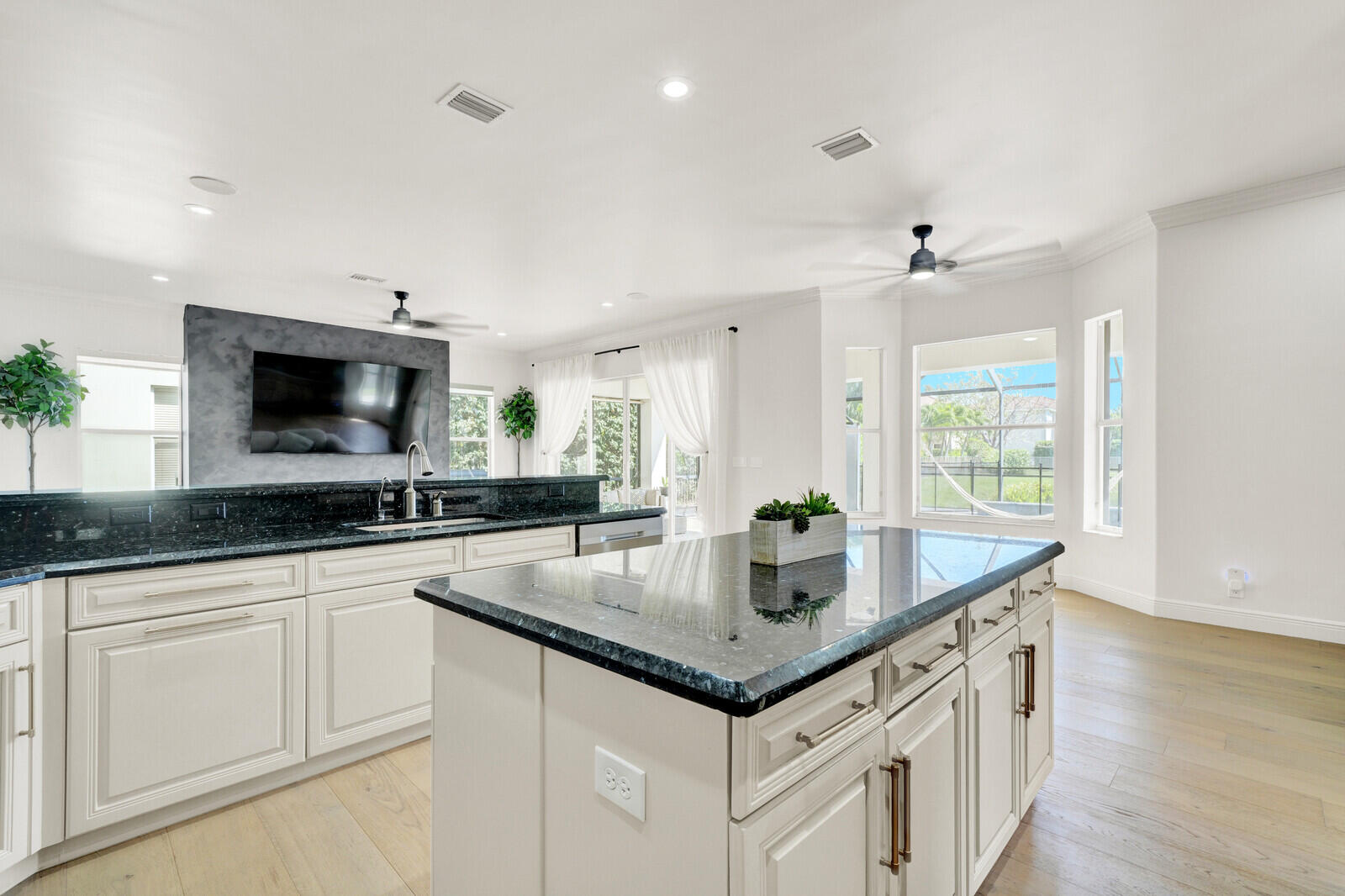 8685 Cobblestone Point Circle