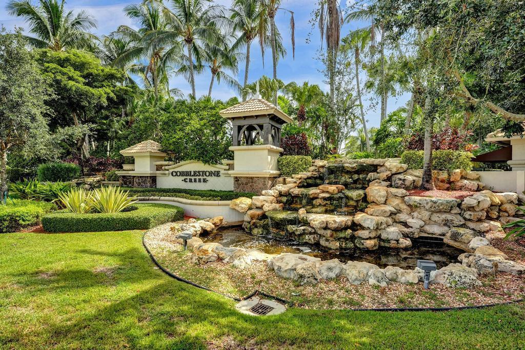 8685 Cobblestone Point Circle