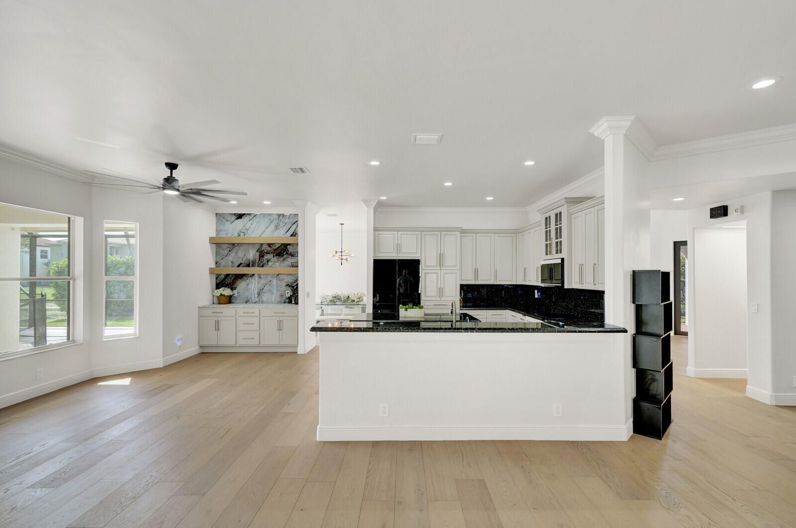 8685 Cobblestone Point Circle