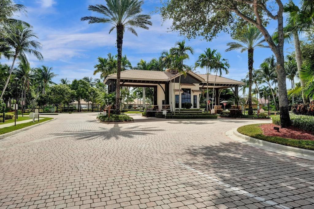 8685 Cobblestone Point Circle