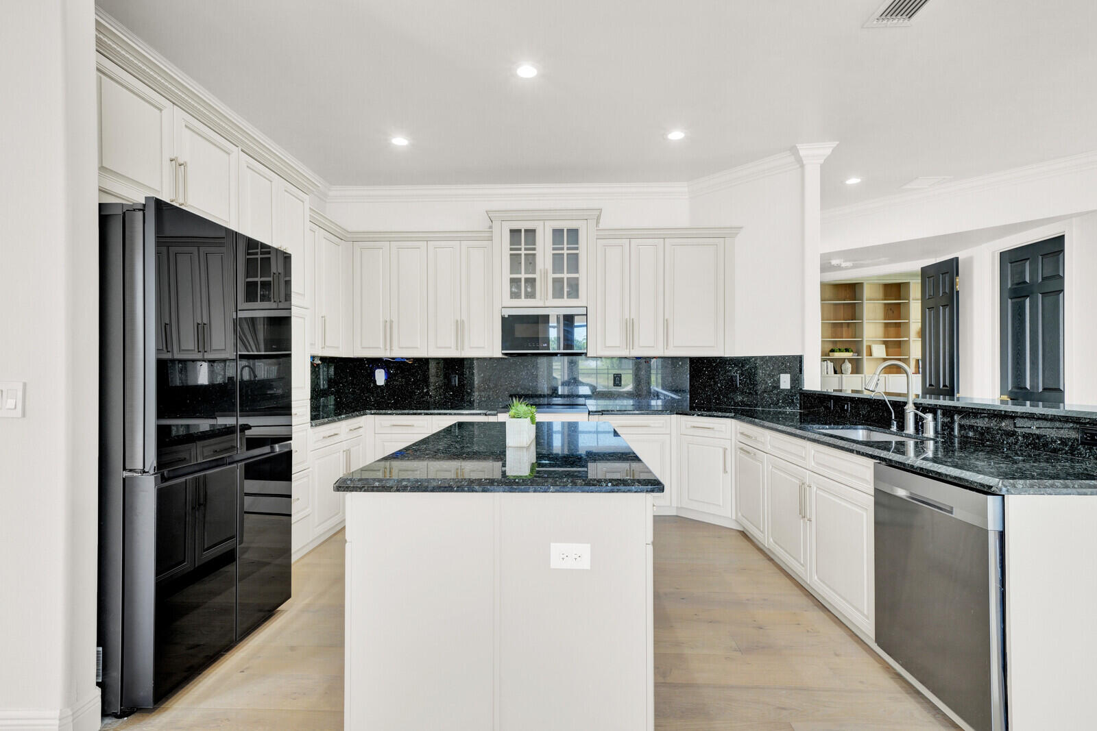8685 Cobblestone Point Circle