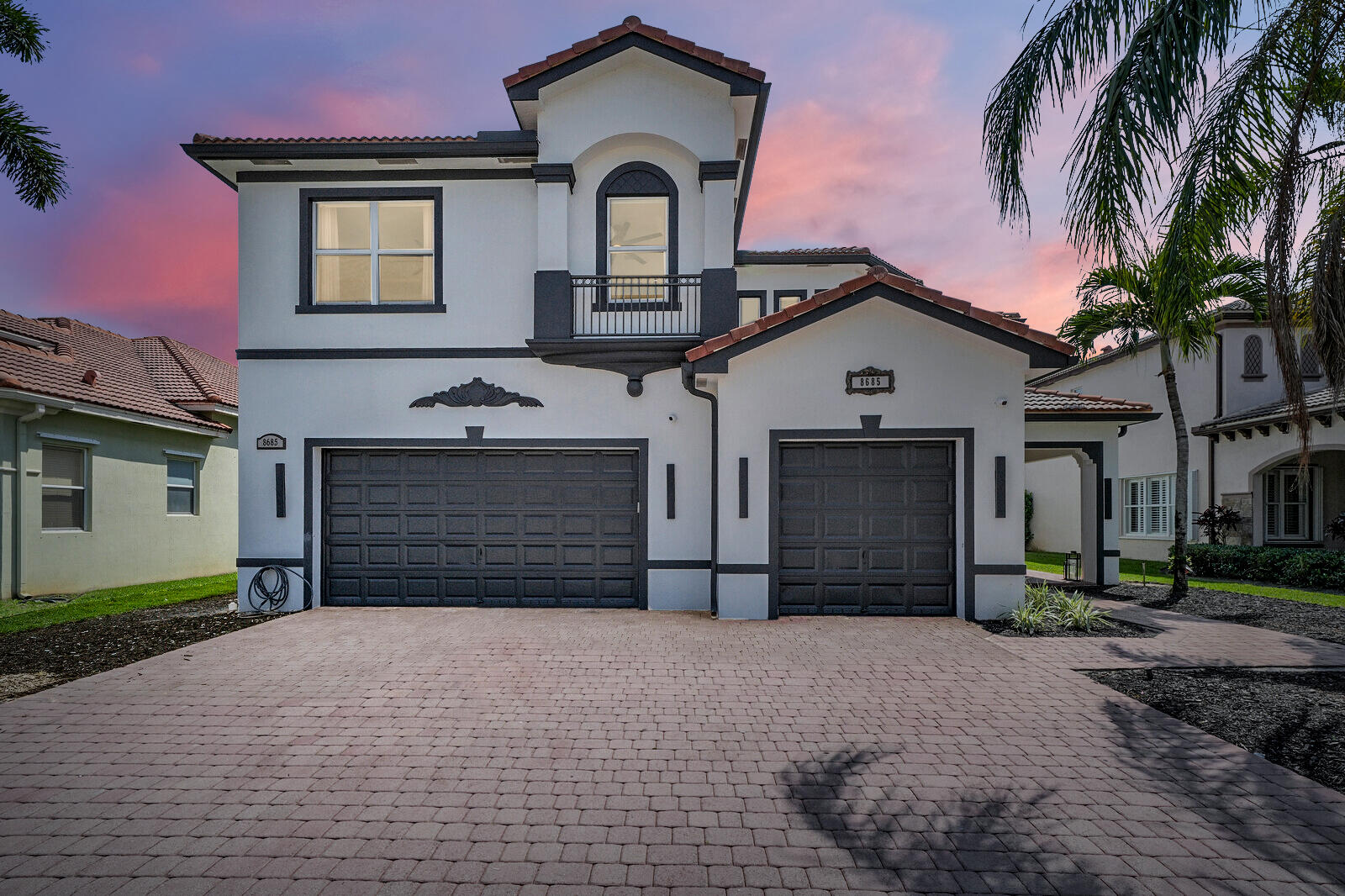 8685 Cobblestone Point Circle