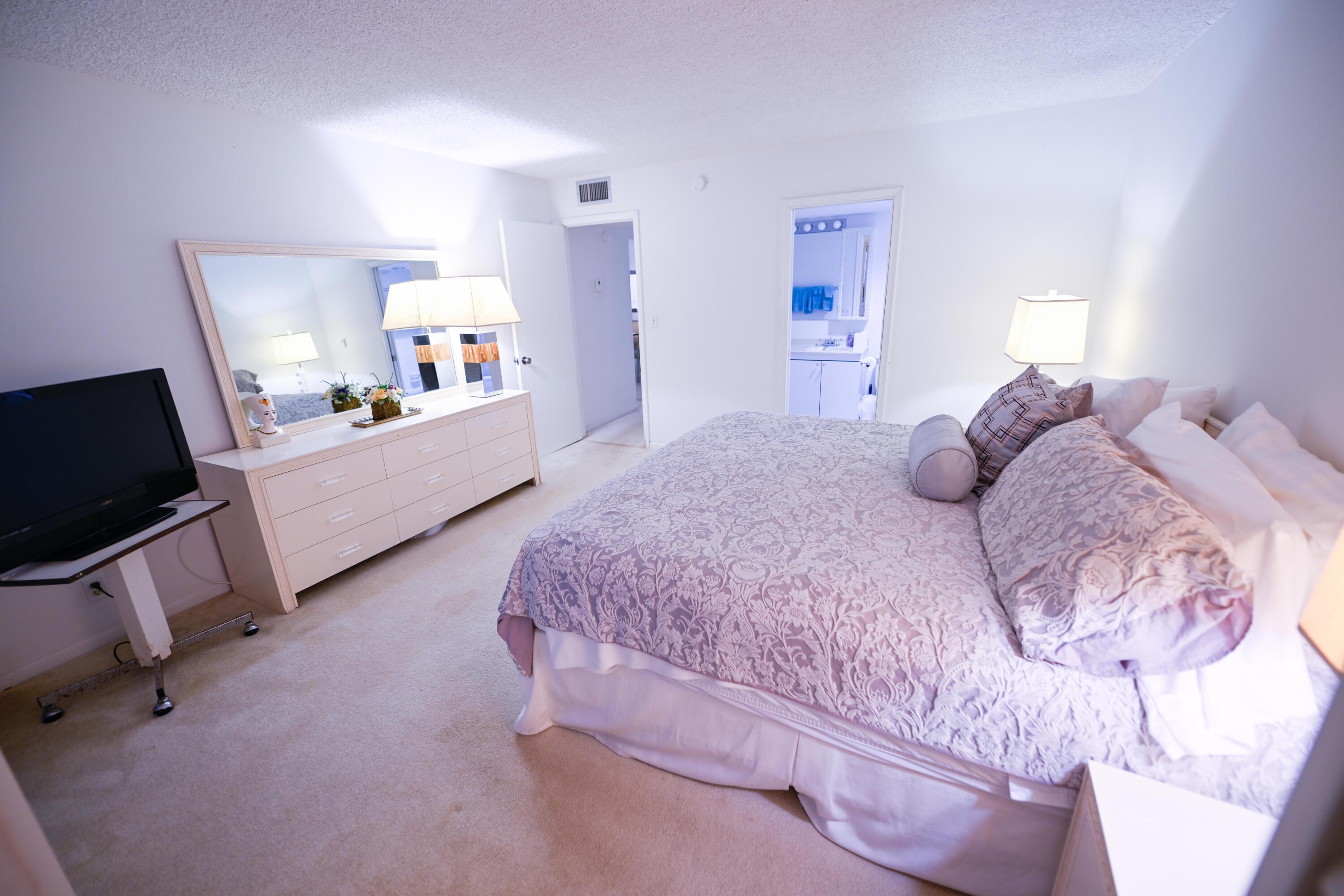 2901 Victoria Circle J1