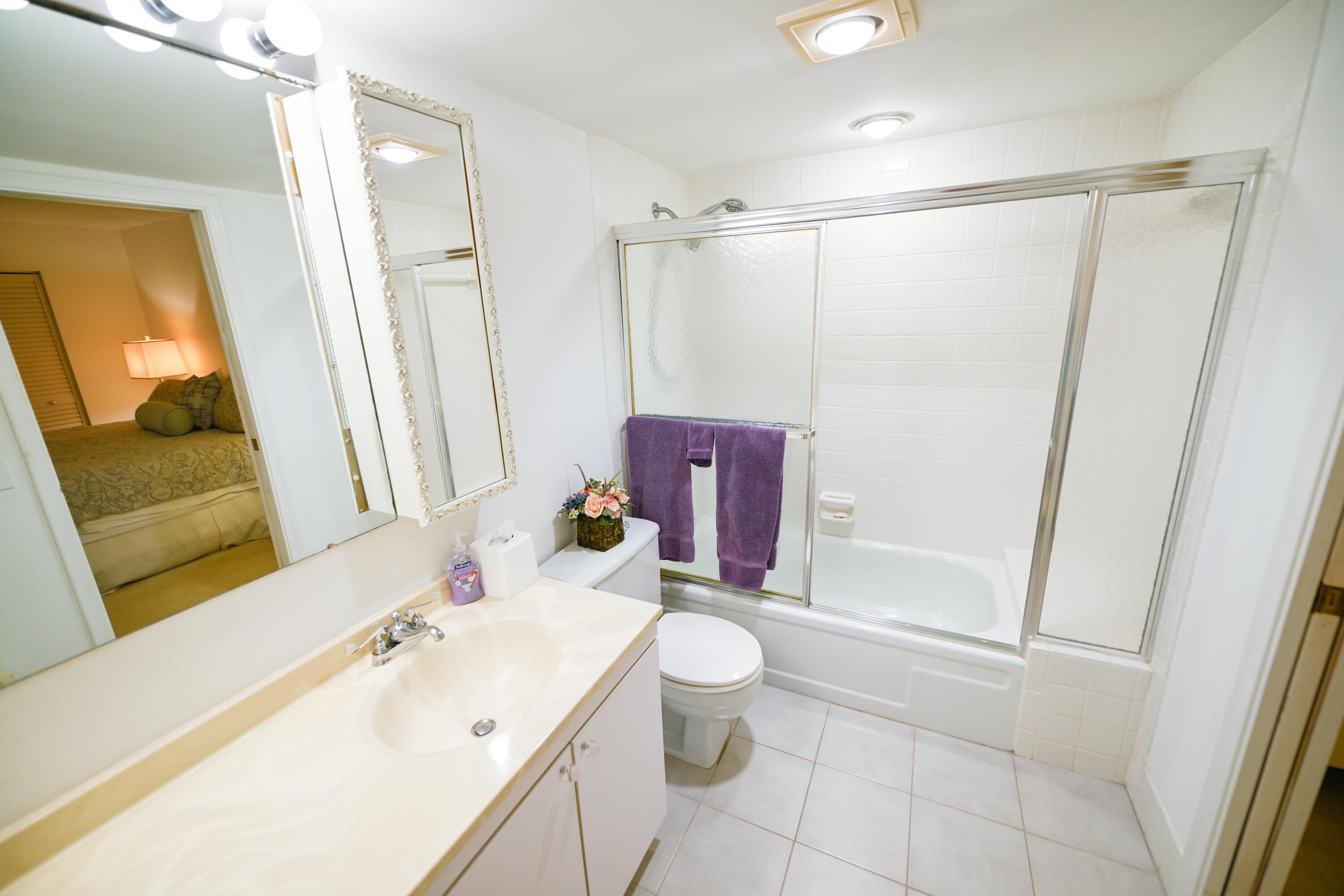 2901 Victoria Circle J1