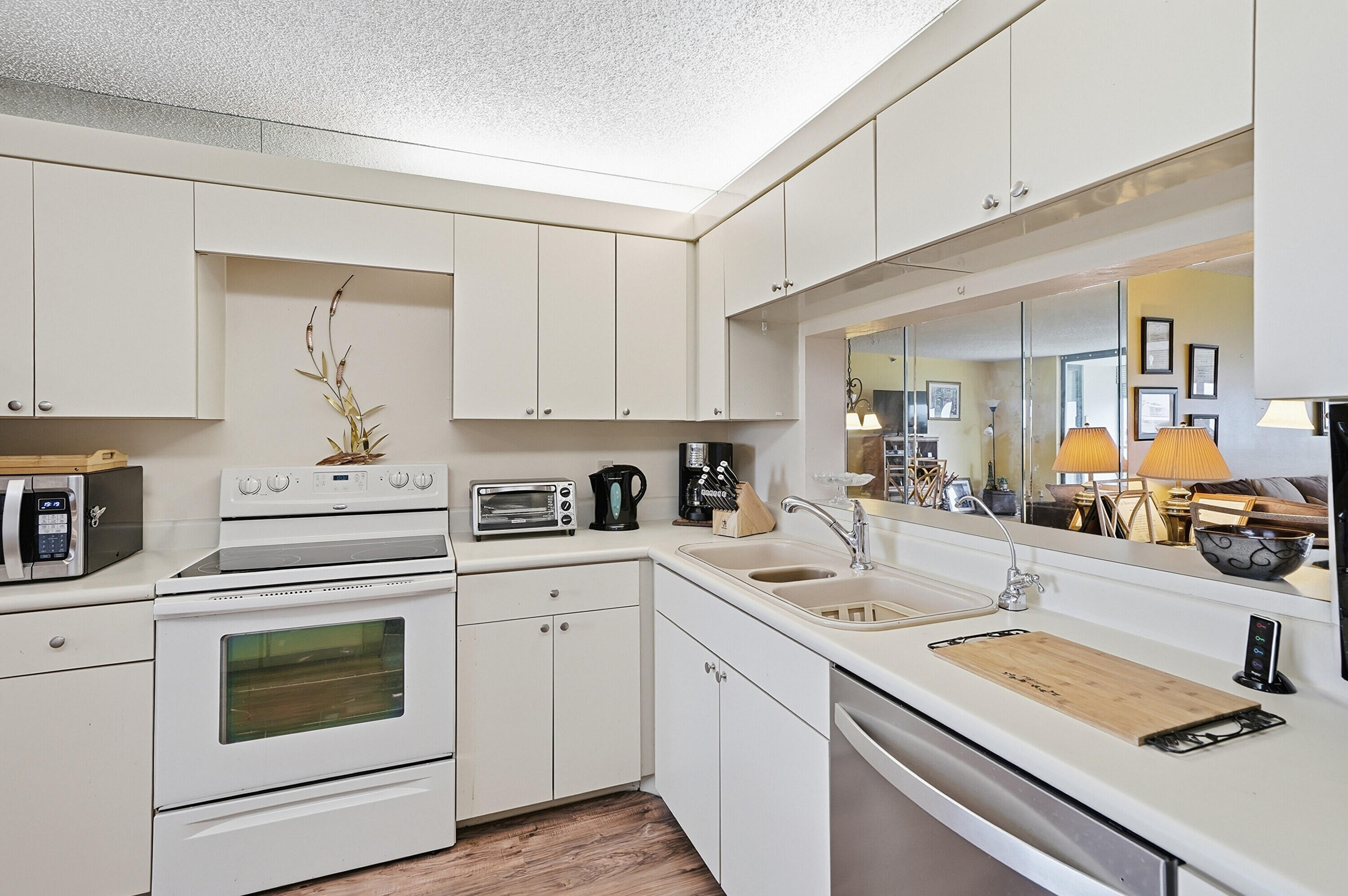 7050 NW 44th Street 705