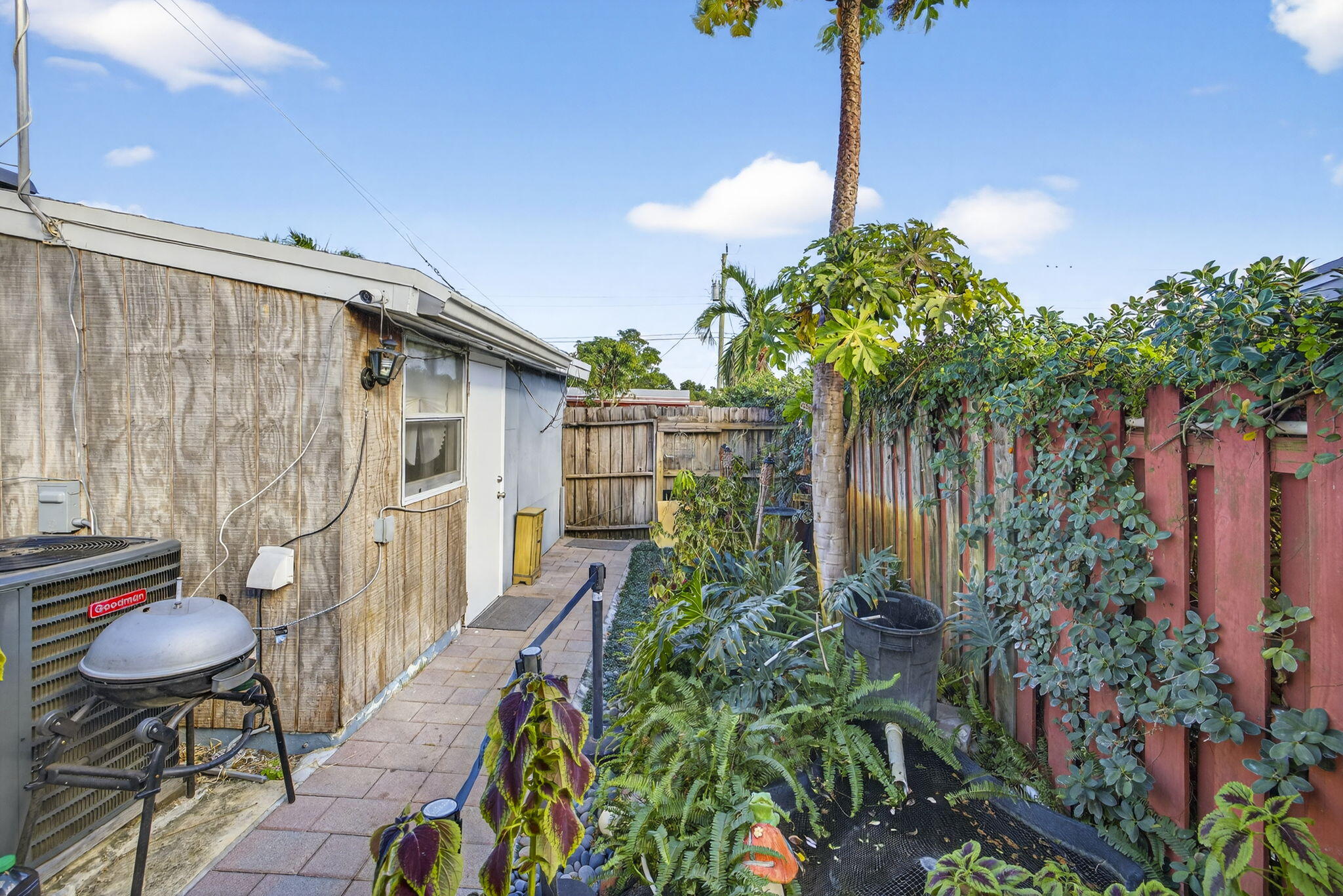 2673 NW 59th Avenue
