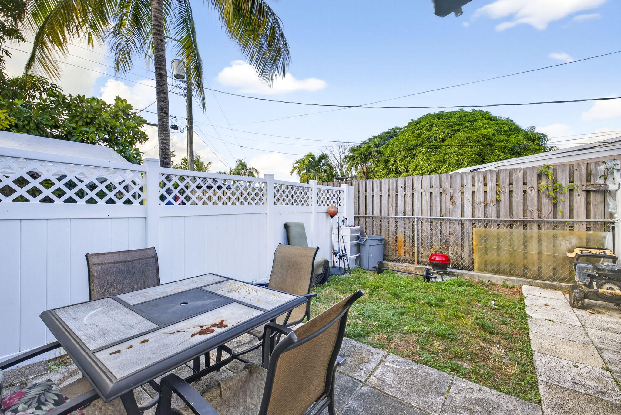 2673 NW 59th Avenue