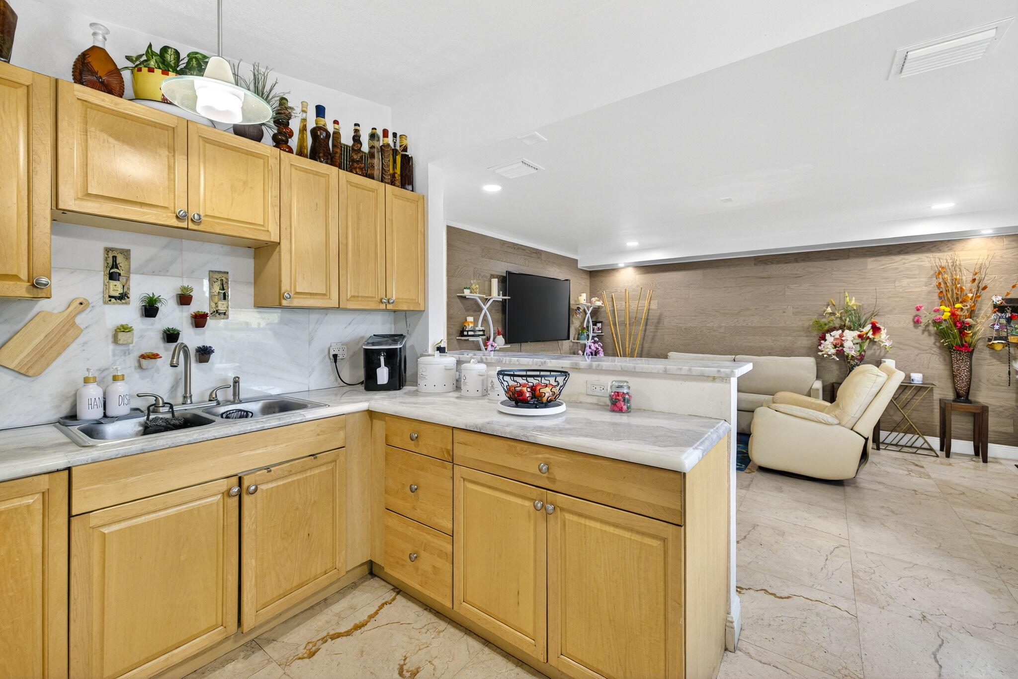 2673 NW 59th Avenue