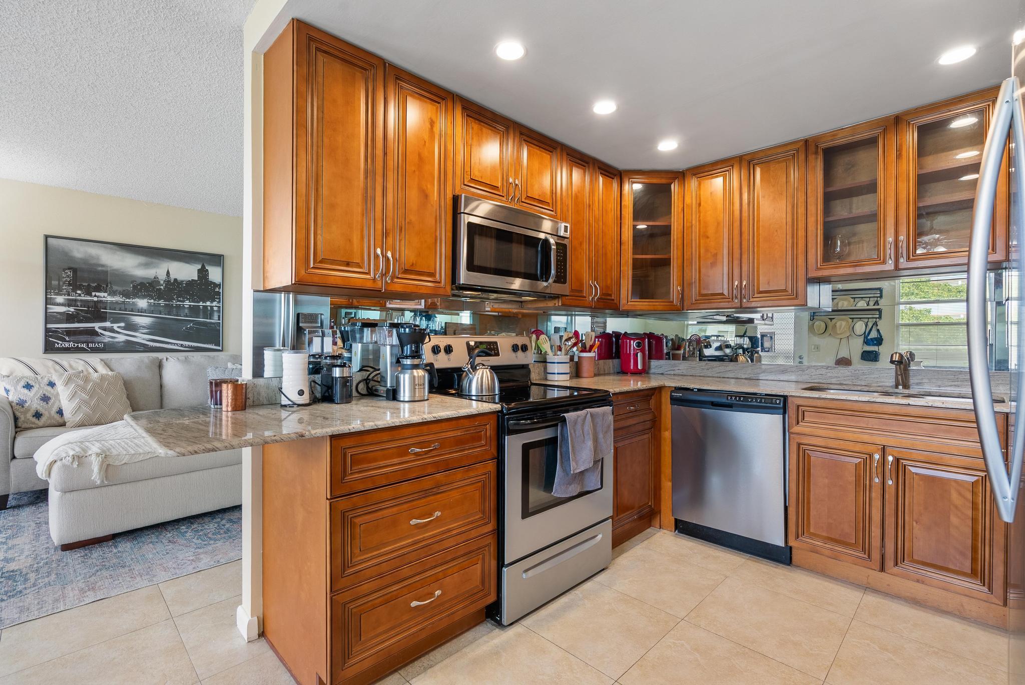 3044 Wolverton 3044
