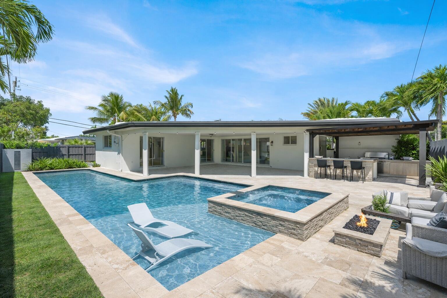 2152 NE 61st Court