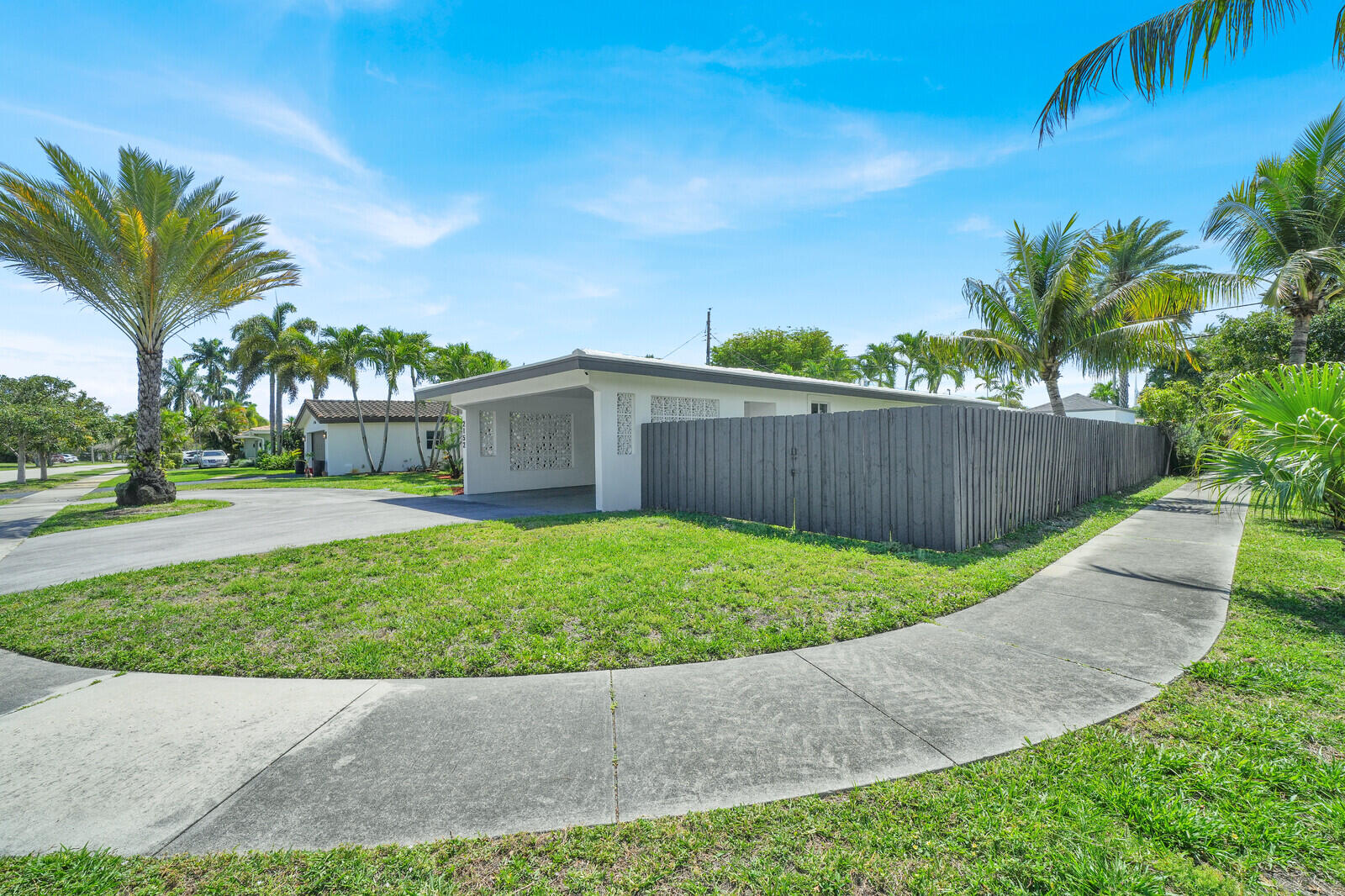 2152 NE 61st Court