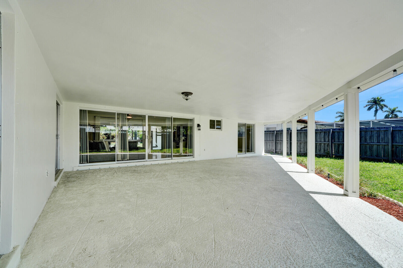 2152 NE 61st Court