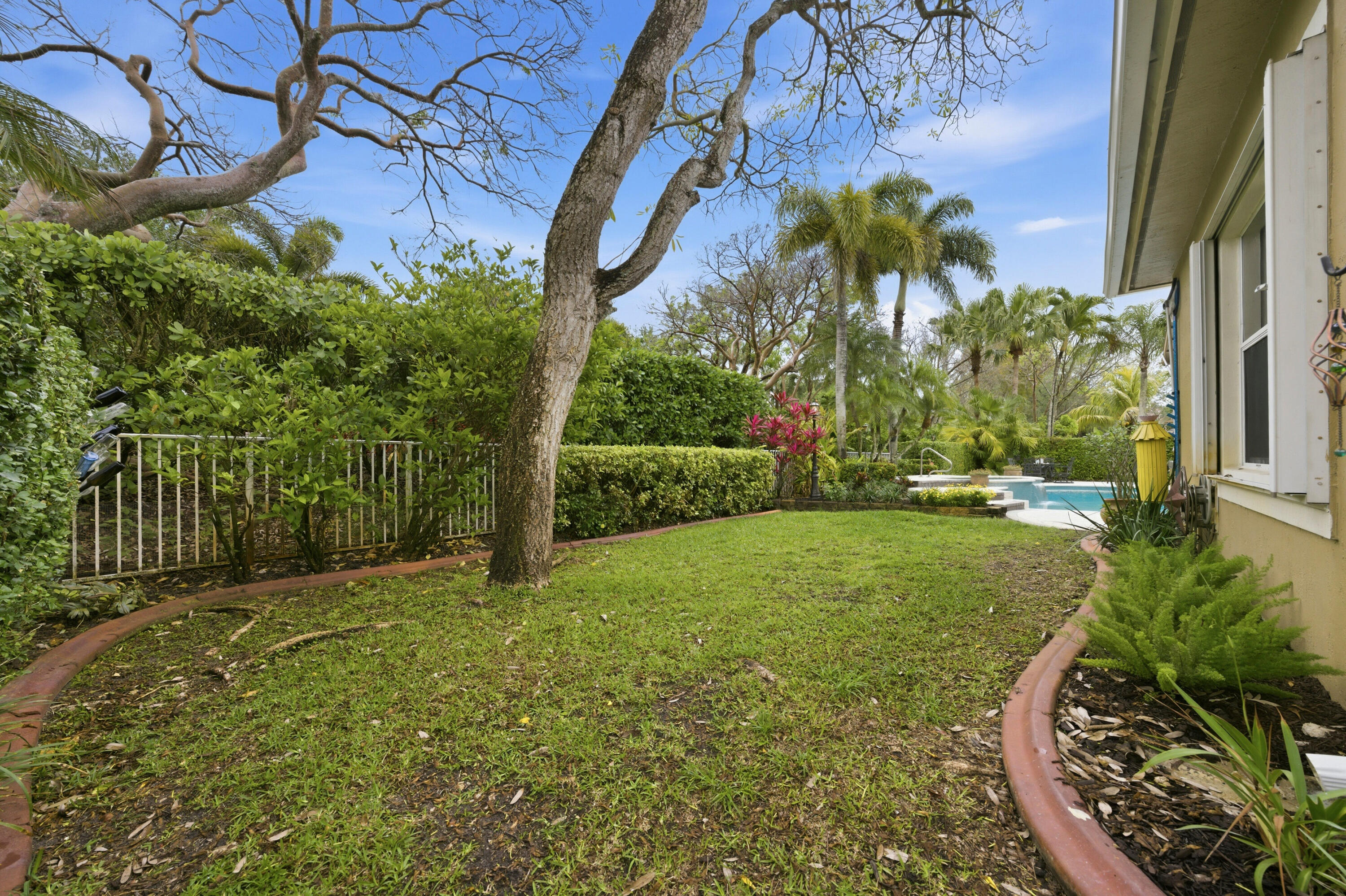 10561 NW 66th Street