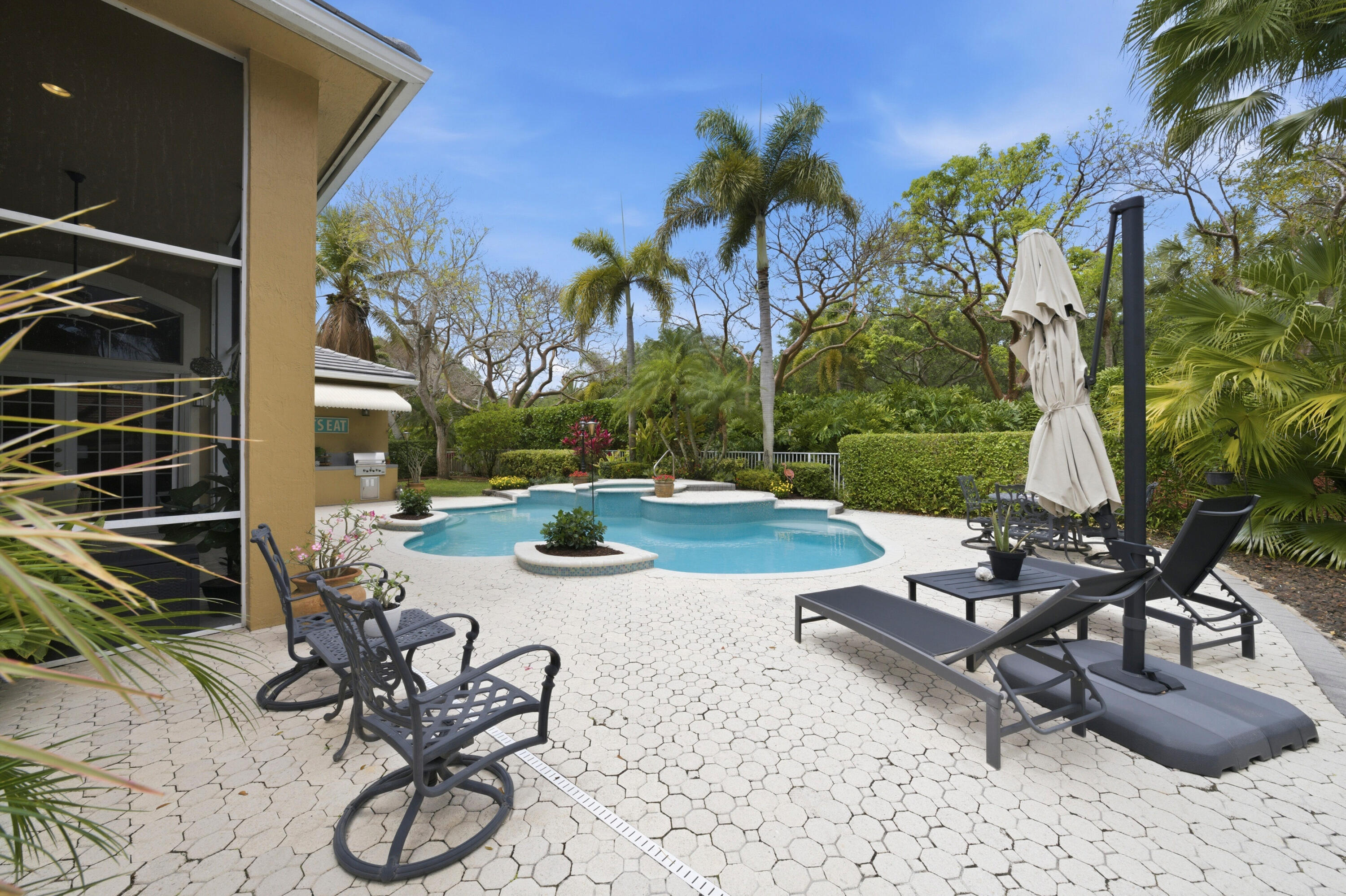 10561 NW 66th Street