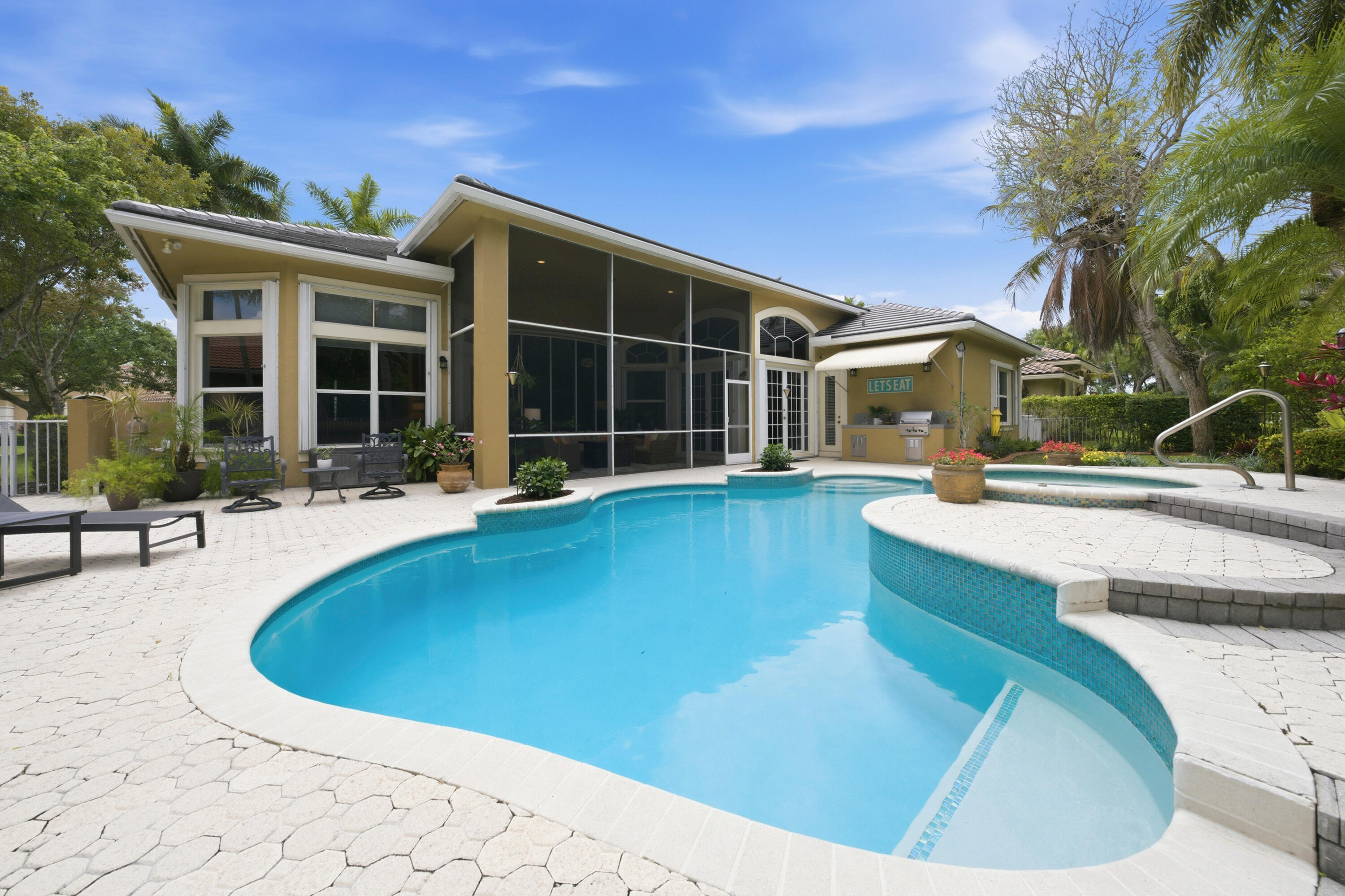 10561 NW 66th Street
