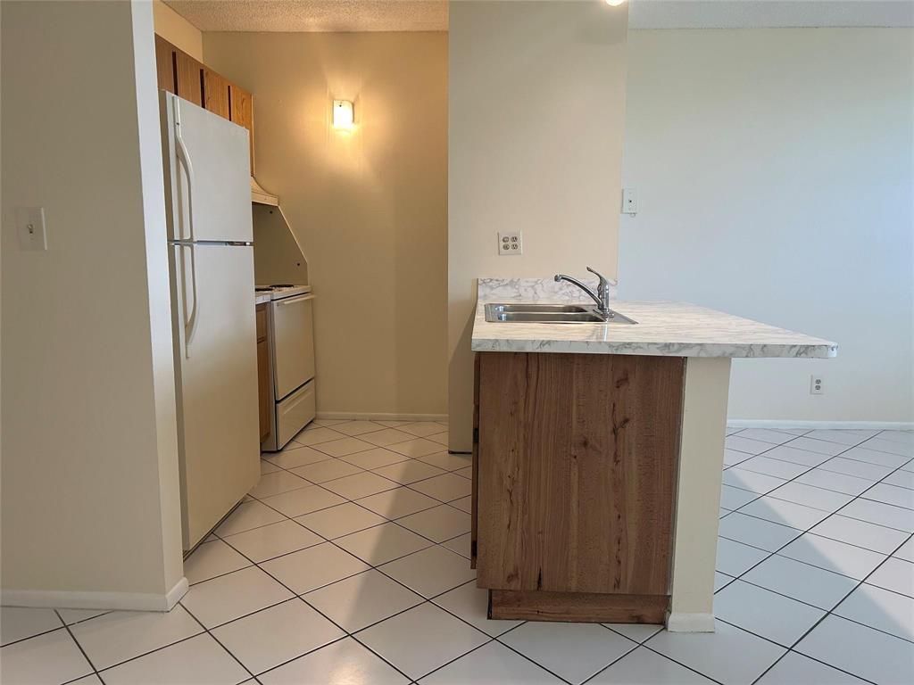 2401 Riverside Drive 308