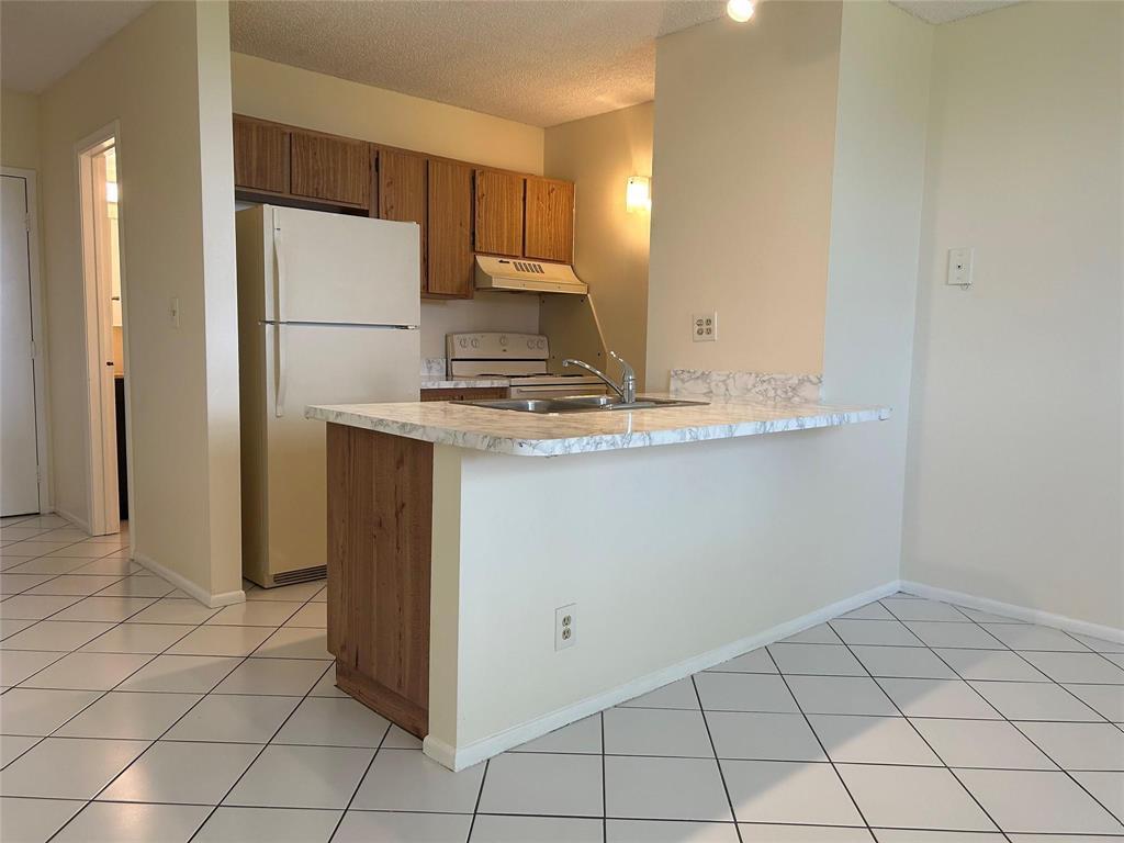 2401 Riverside Drive 308