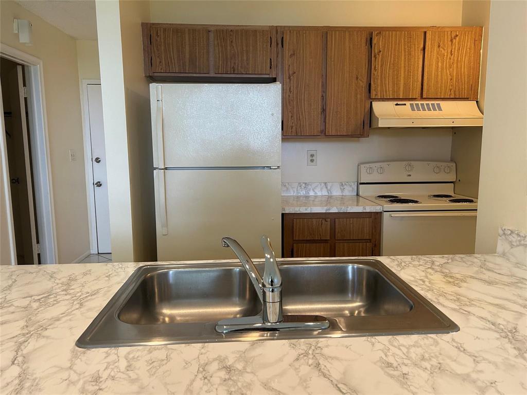 2401 Riverside Drive 308