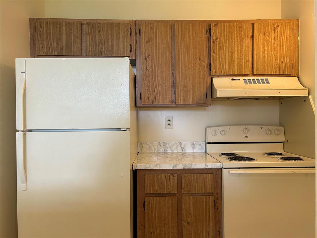 2401 Riverside Drive 308