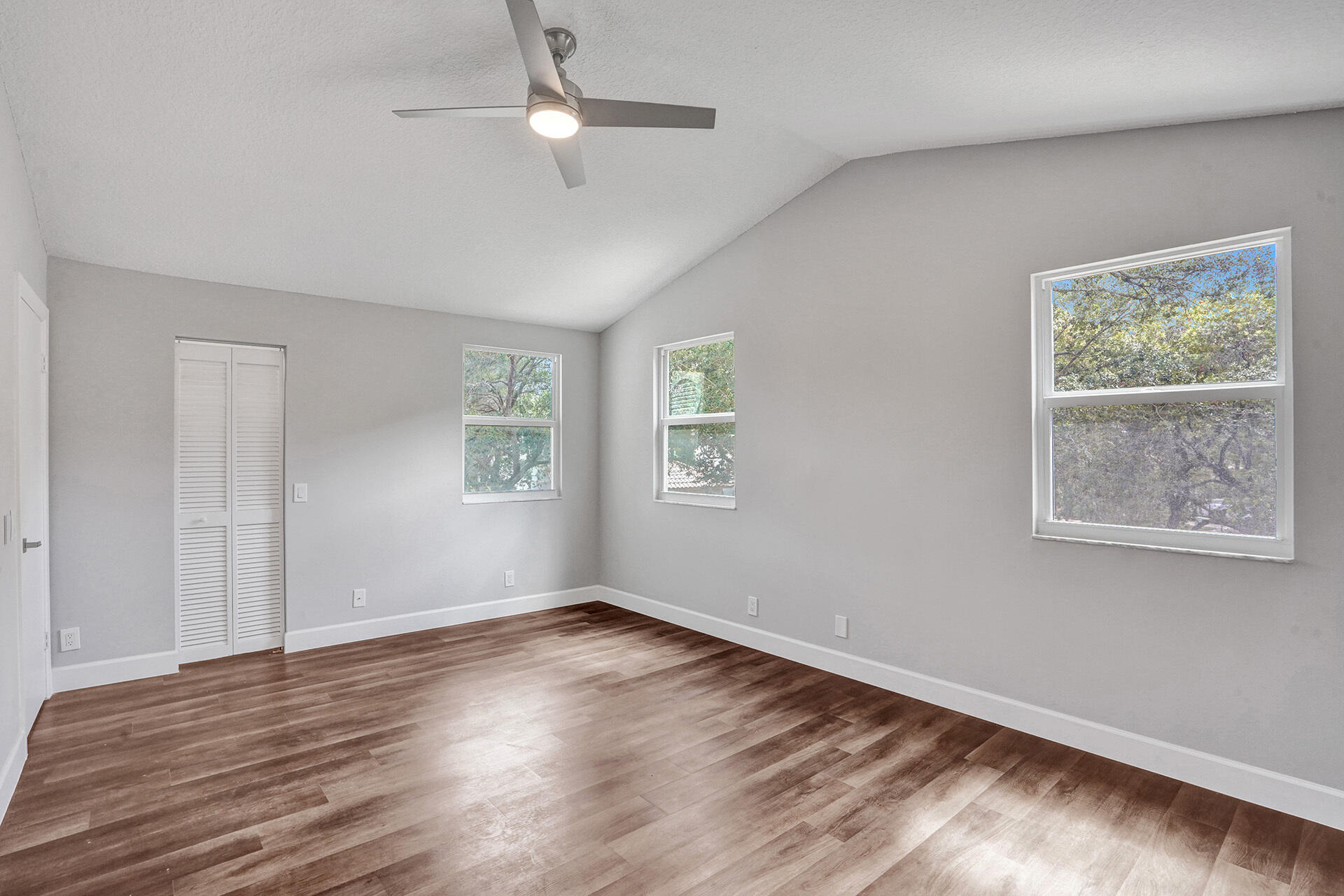 9821 NW 5th Place