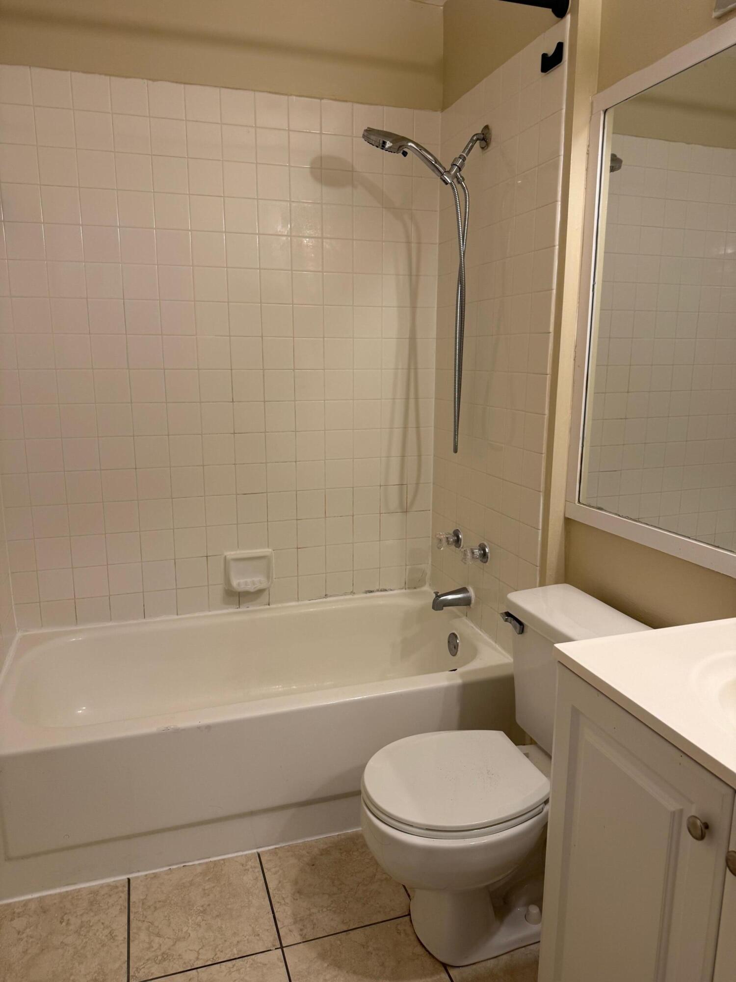 5721 Riverside Drive 301b5